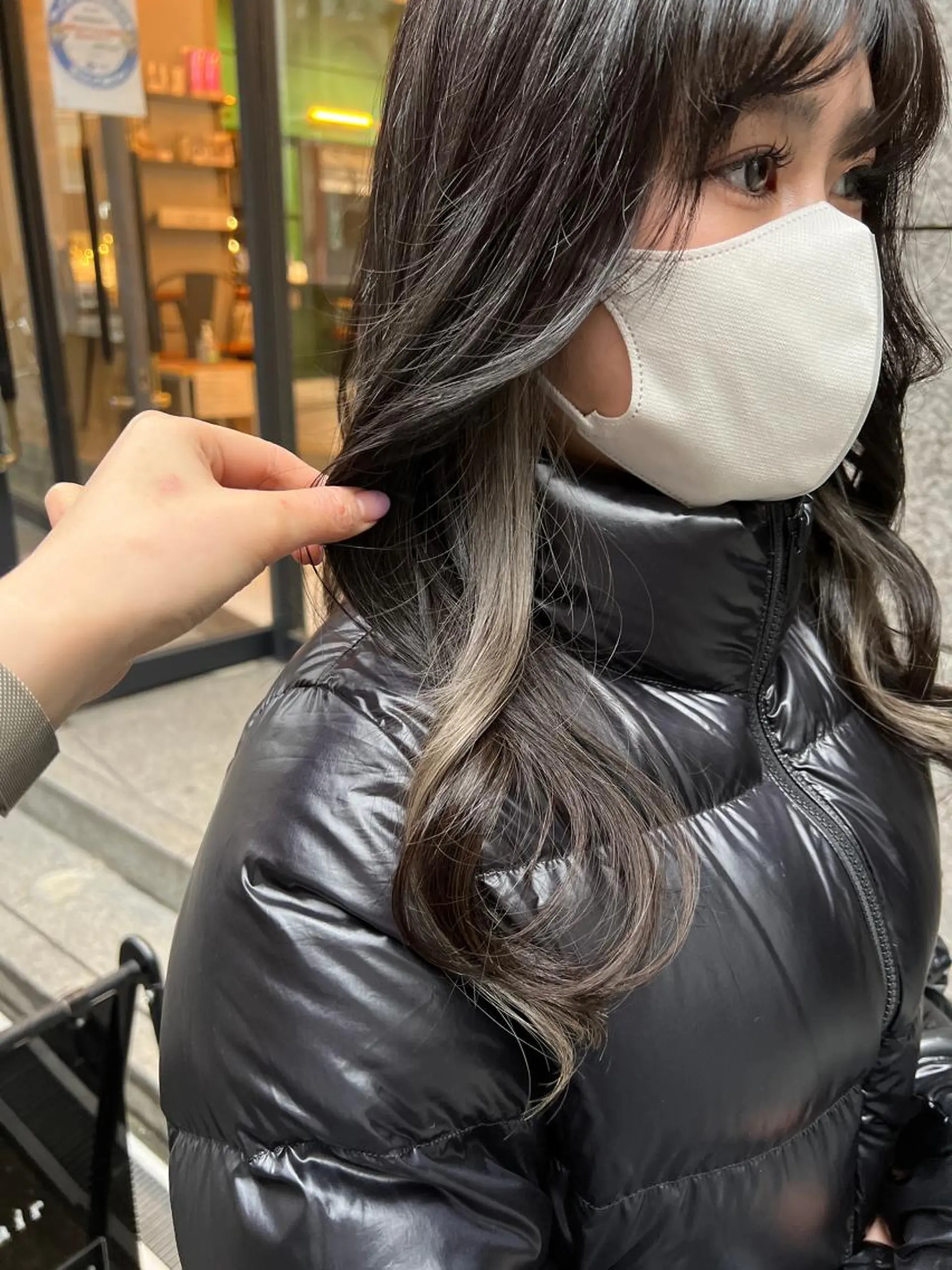 ロング カラー ノイシキ サキのヘアスタイル