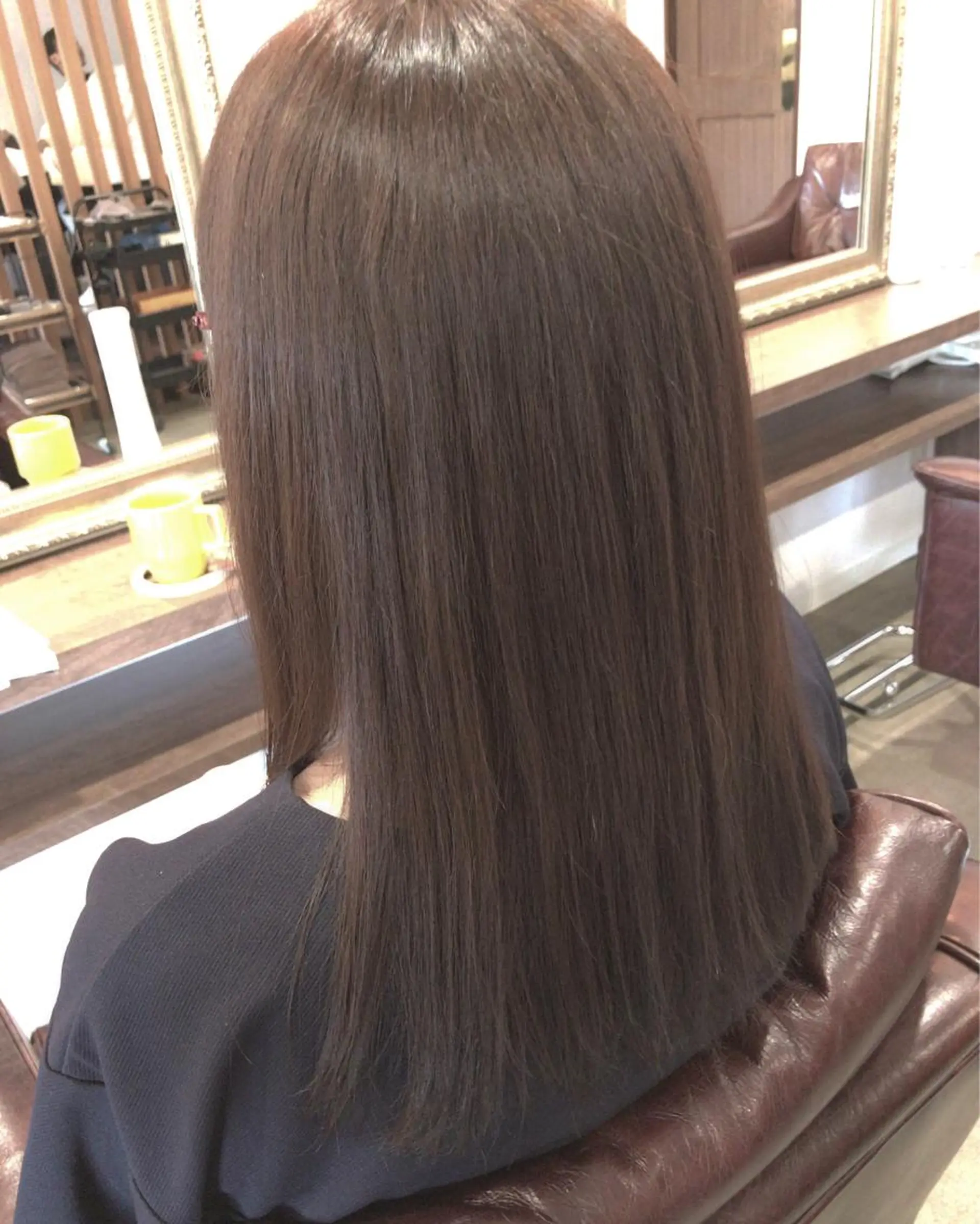 セミロング カラー イルミナカラー レイヤーカット匠 イソザキノリユキのヘアスタイル