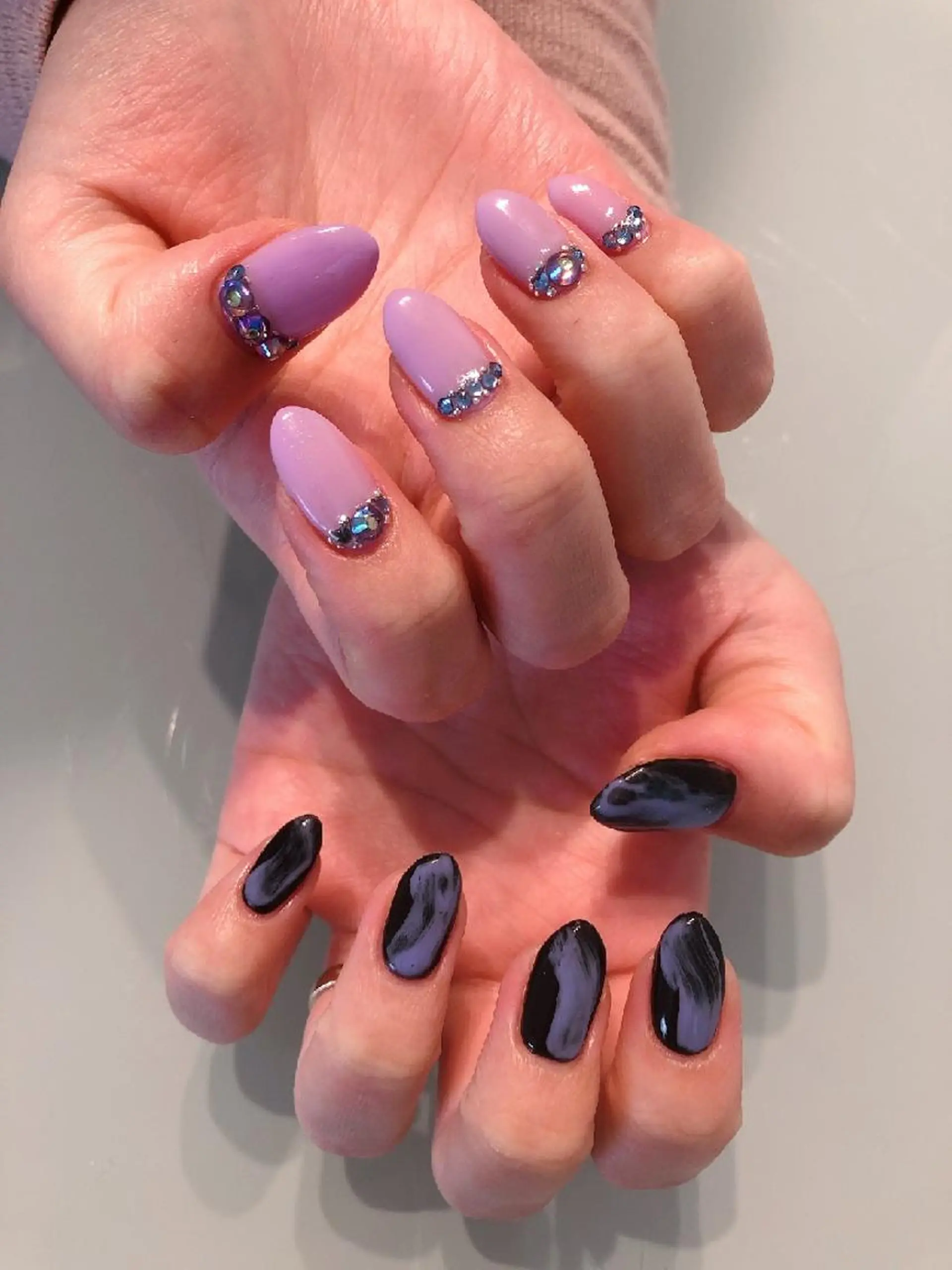 セミロング ネイル ピンク ストーンネイル ☺︎山部 志麻☺︎のネイルデザイン
