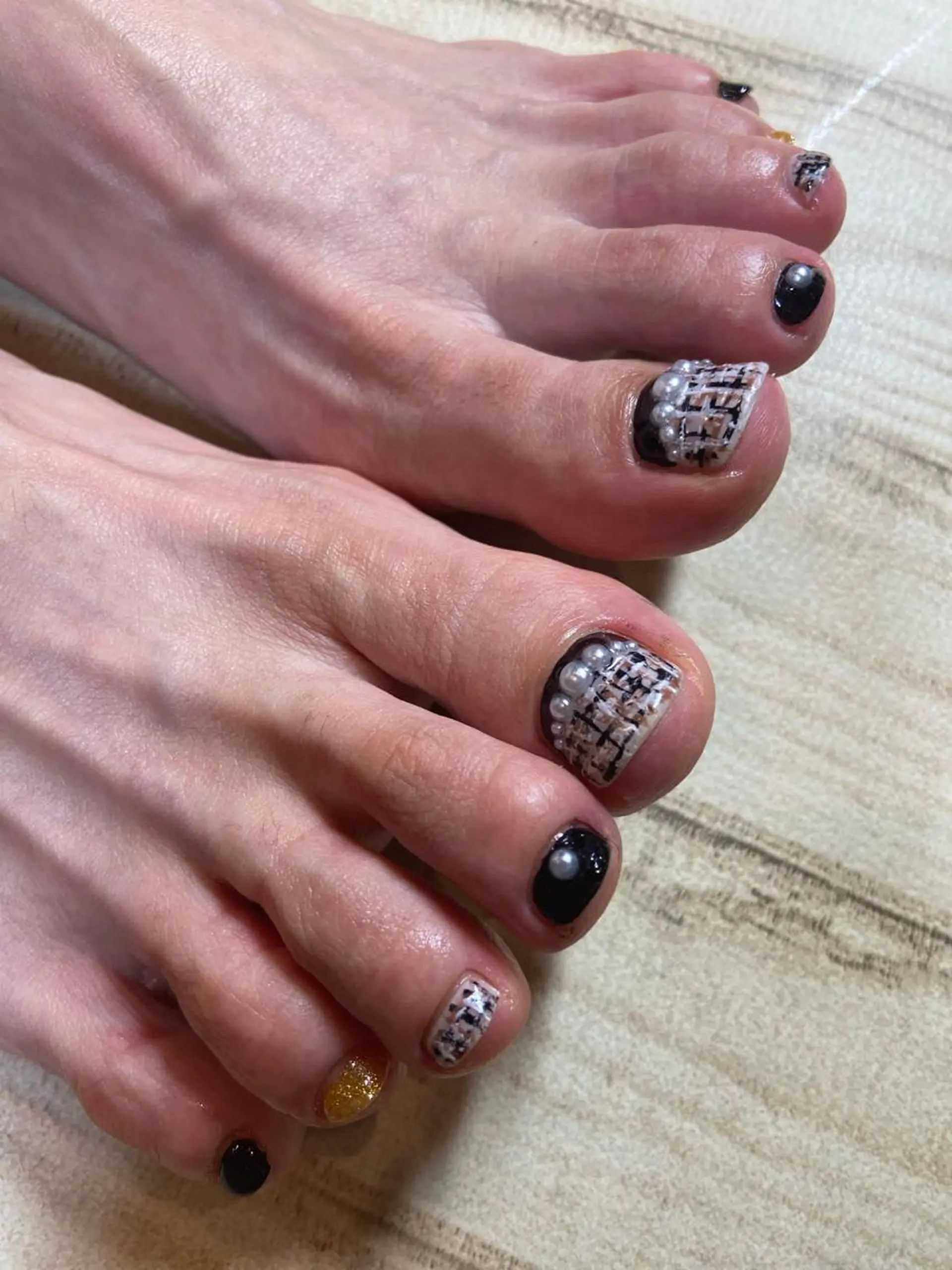 ミディアム ネイル フットネイル ツイードネイル ネイルサロン ステラのネイルデザイン