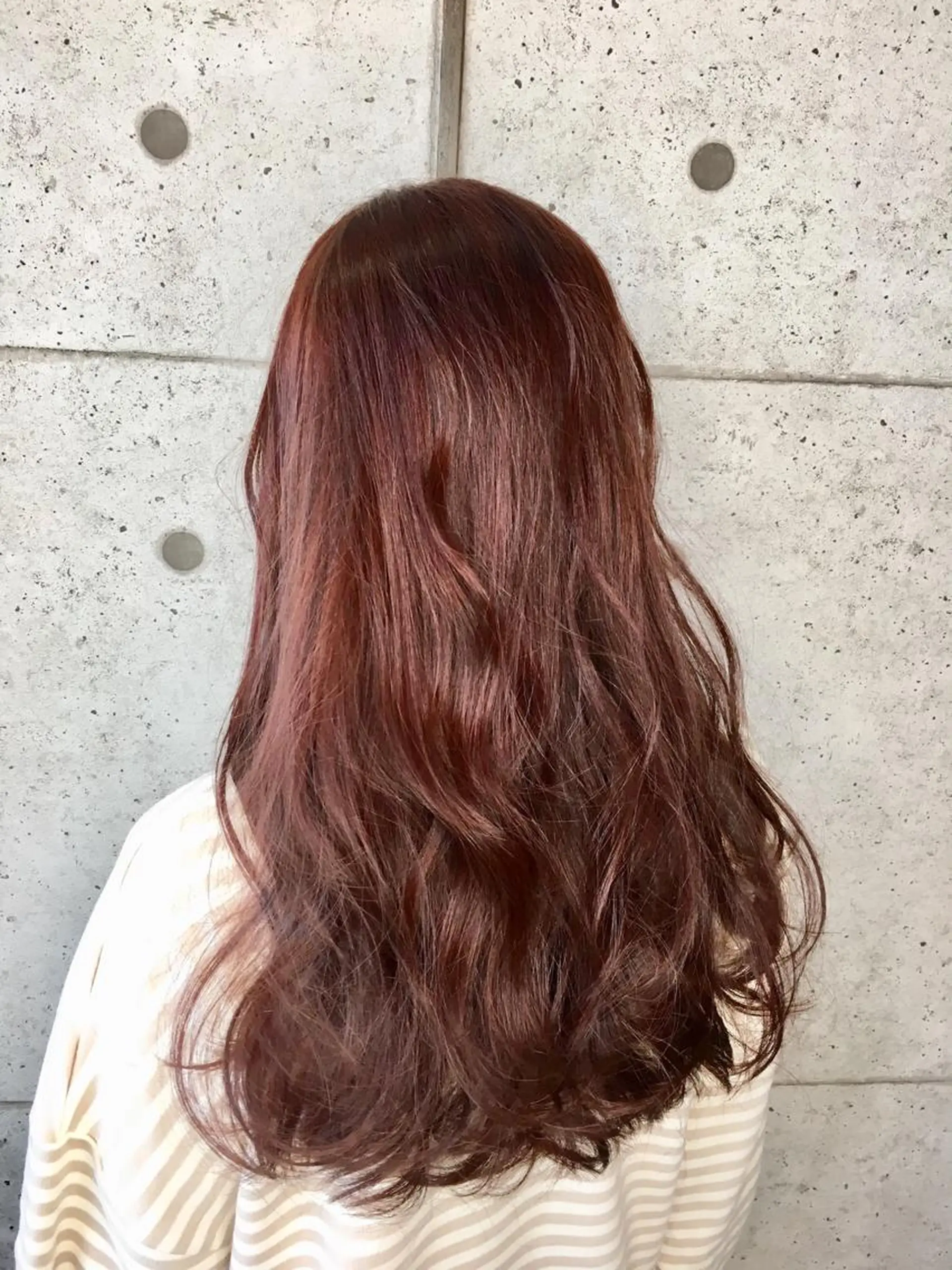 ロング 足立 磨咲のヘアスタイル