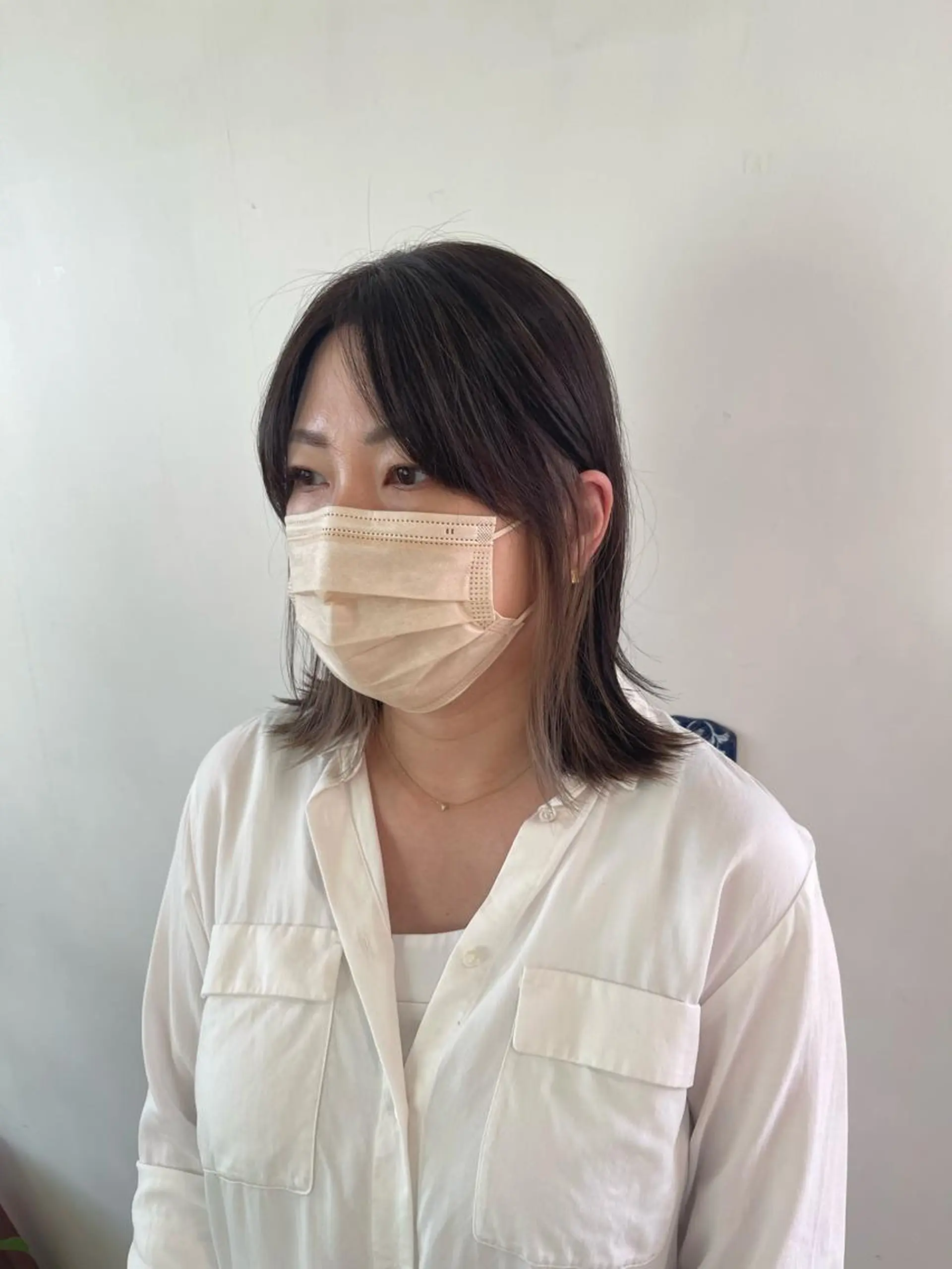 ミディアム カラー パーマ ヘアアレンジ ベージュカラー 間水 和樹のヘアスタイル