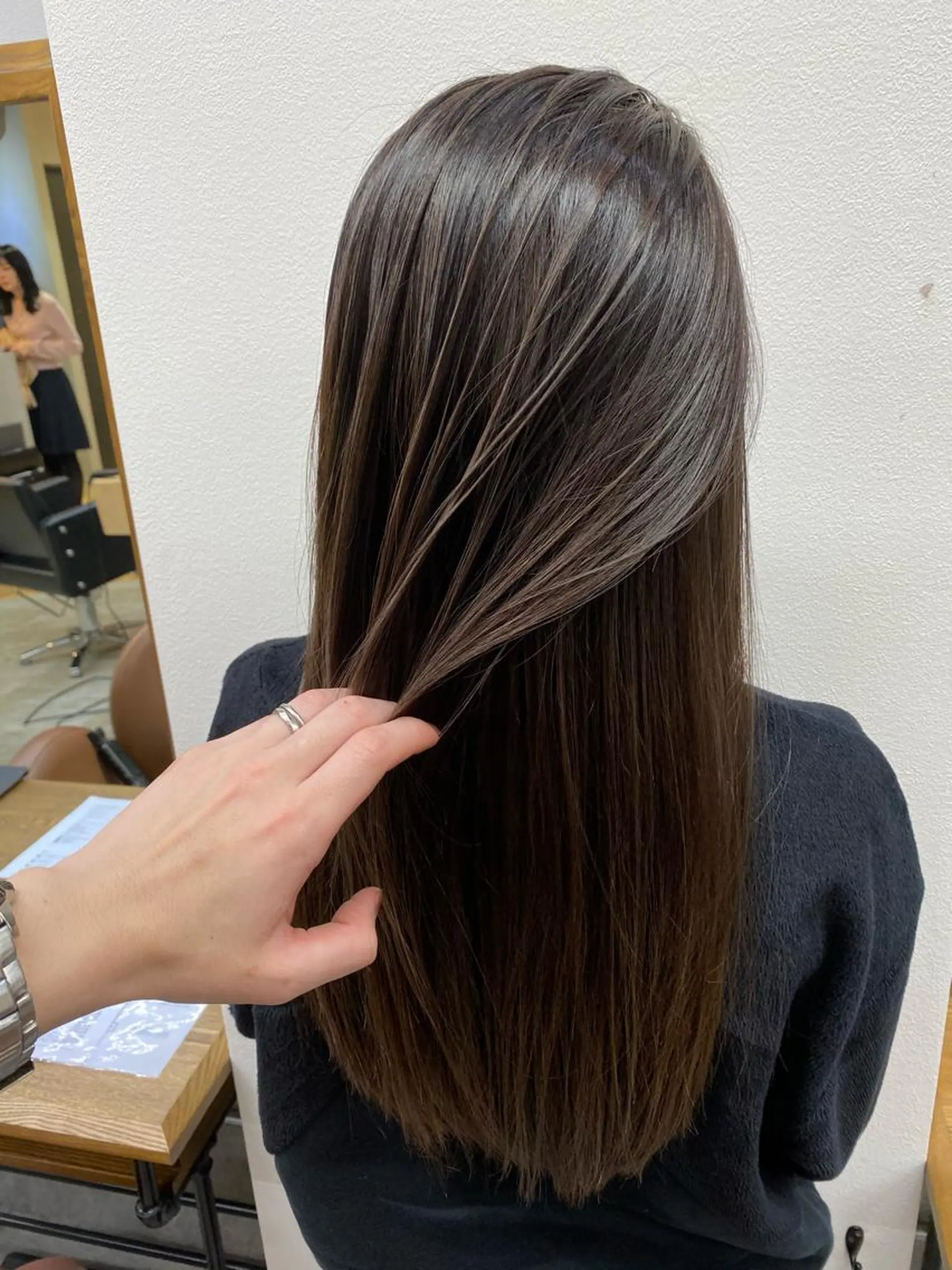 ロング カラー 髪質改善特化サロン ICONIQ天神店のヘアスタイル