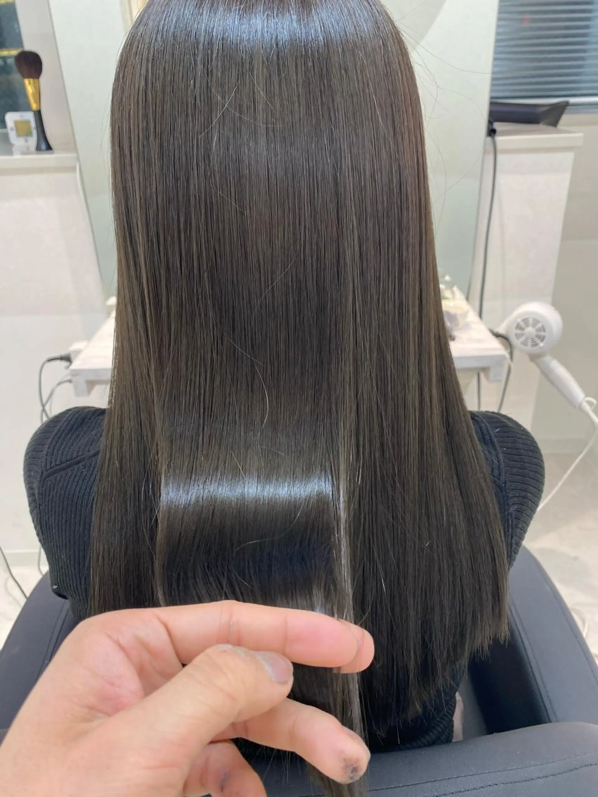 セミロング カット ヘアカラー 橘 侑弥のヘアスタイル