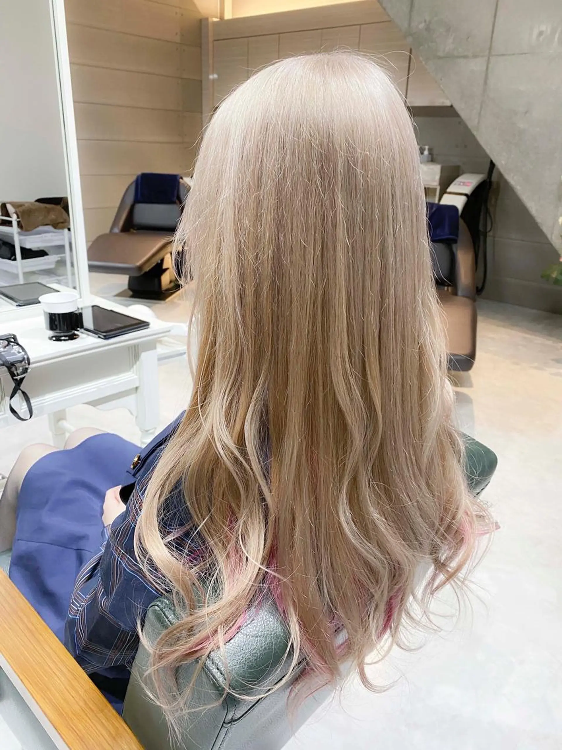 ロング カラー ヘアアレンジ ベージュカラー ブリーチ 透明感カラー モテ髪透明感❤️ デイズヘアカラーのヘアスタイル