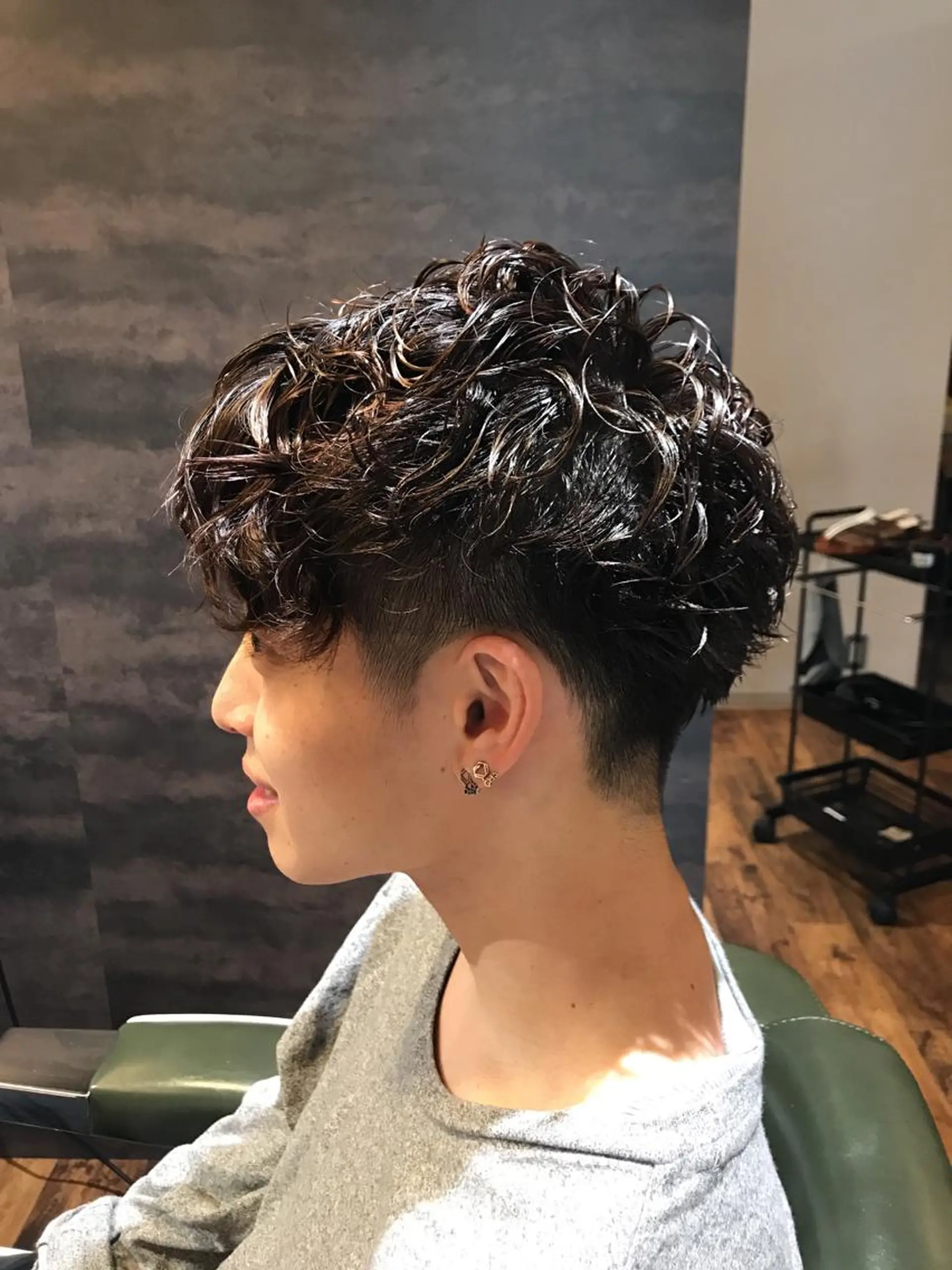 ミディアム パーマ メンズ カット パーマ 代表スタイリスト 直田 洋人のヘアスタイル