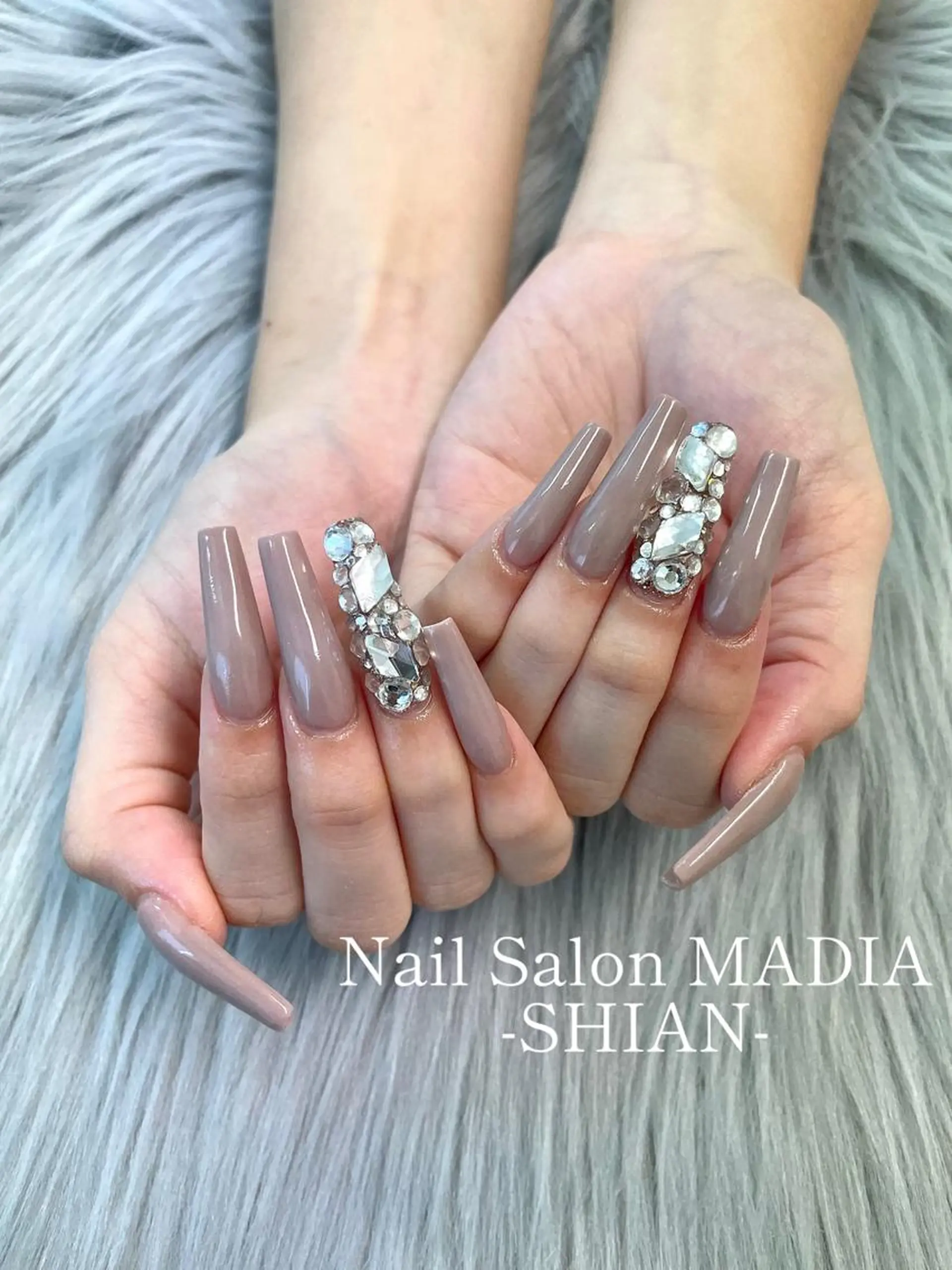 ネイル MADIA所属・MADIA SHIANのネイルデザイン