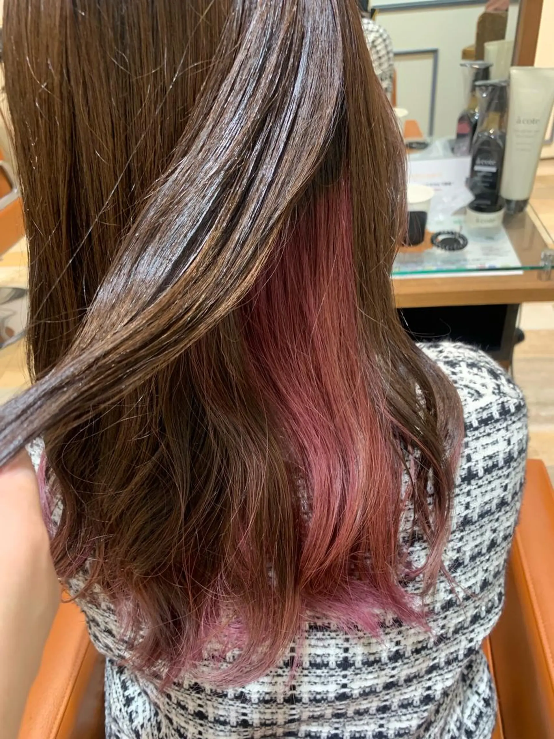 ロング カラー インナーカラー ピンクカラー ヘアカラー 須藤 向日葵のヘアスタイル