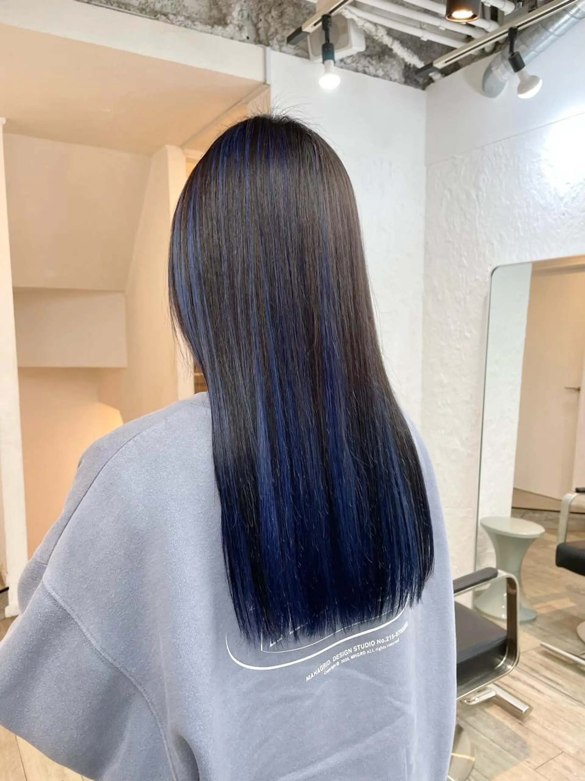 ロング カラー ブルーカラー インナーカラー カット ヘアカラー トリートメント ヘアセット ブロンド・ハイトーン ／遠藤将太のヘアスタイル