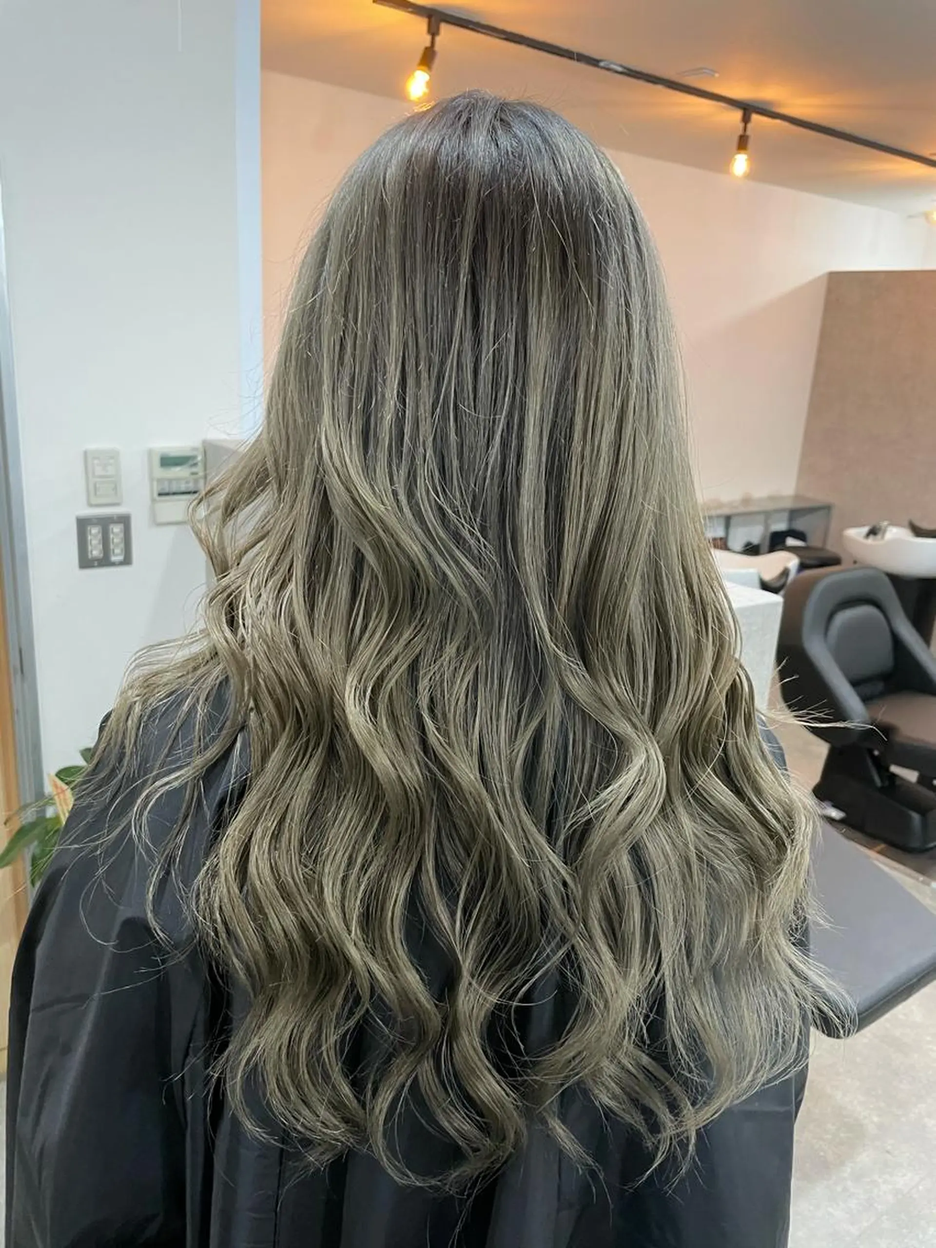 ロング カラー パーマ ヘアアレンジ メンズ キッズ ネイル マツエク・マツパ メンズバレイヤージュ メンズブリーチ フェードカット メンズハイライト メンズインナーカラー メンズ特化 しゅうへいのヘアスタイル