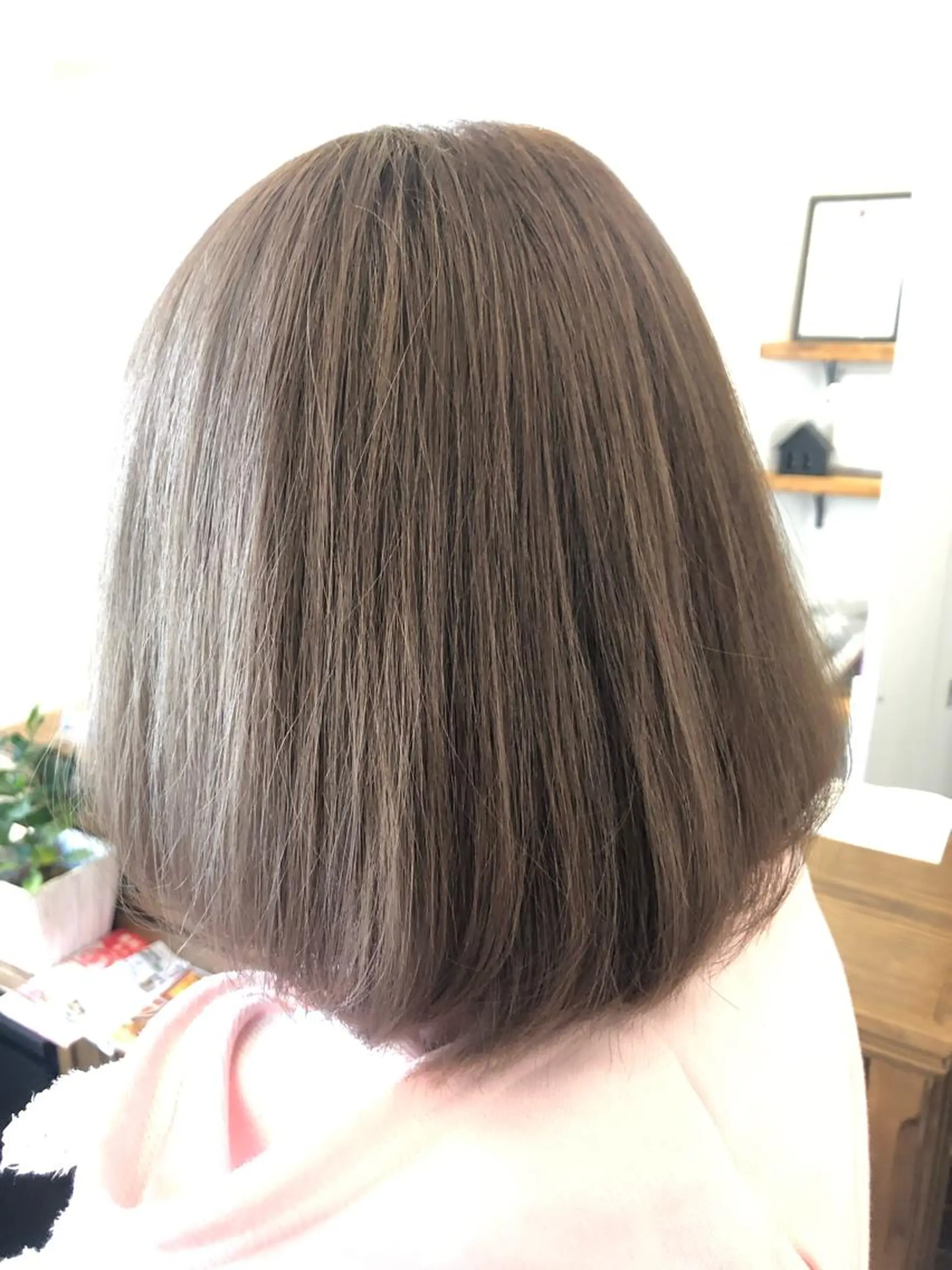 カラー アッシュ ミルクティーアッシュ 皆巳 達郎のヘアスタイル