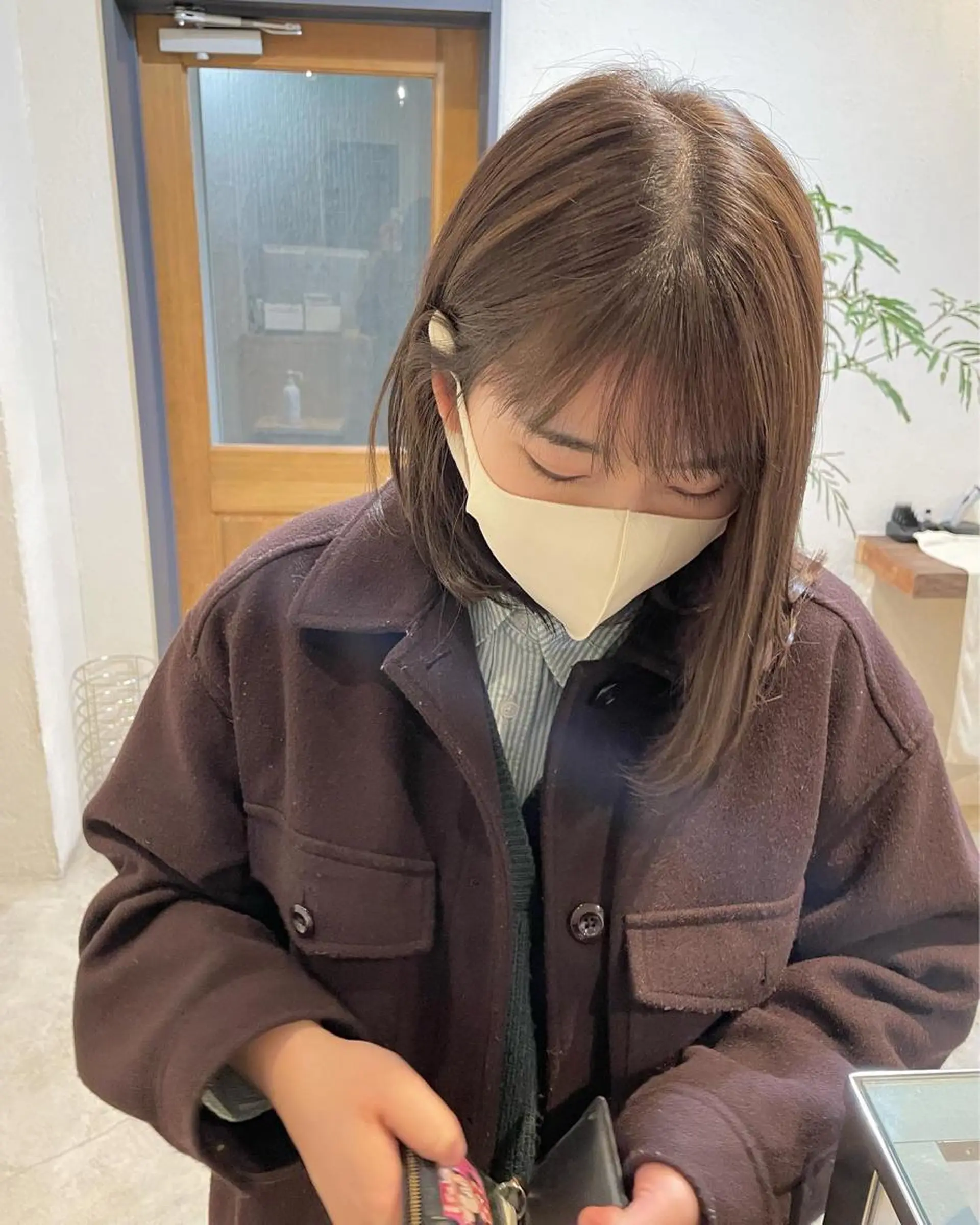 ミディアム カラー ベージュカラー 透明感カラー Rin:nel hair所属・Takanishi くすみベージュカラーのヘアスタイル