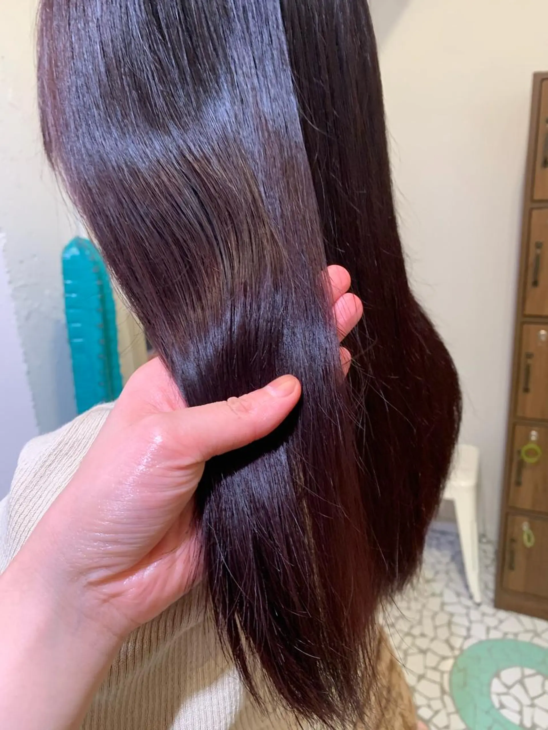 セミロング 山嵜 かなのヘアスタイル