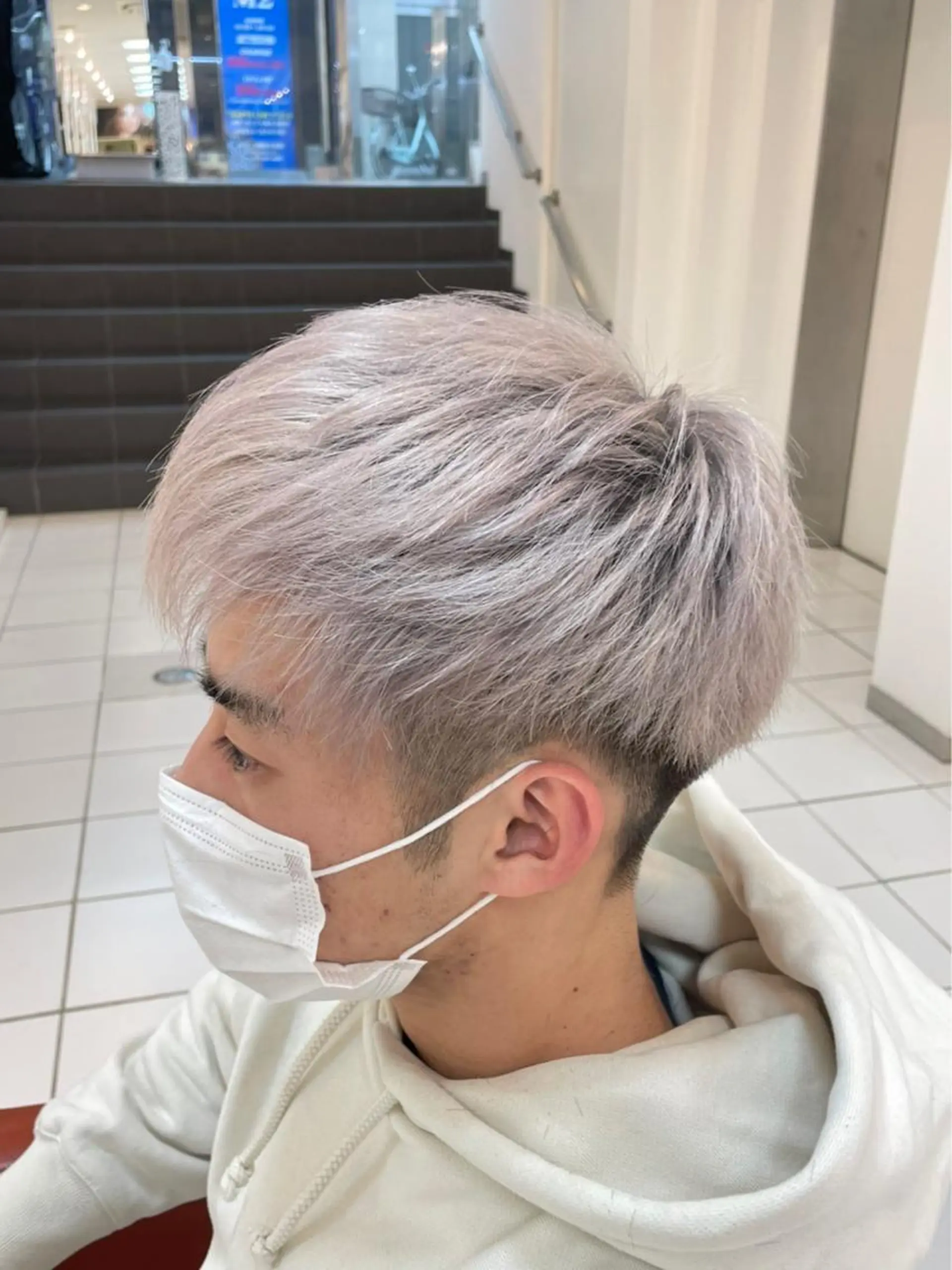 カラー メンズ シルバー ホワイトシルバー 🇨🇦海外美容師 FUMA🇨🇦のヘアスタイル