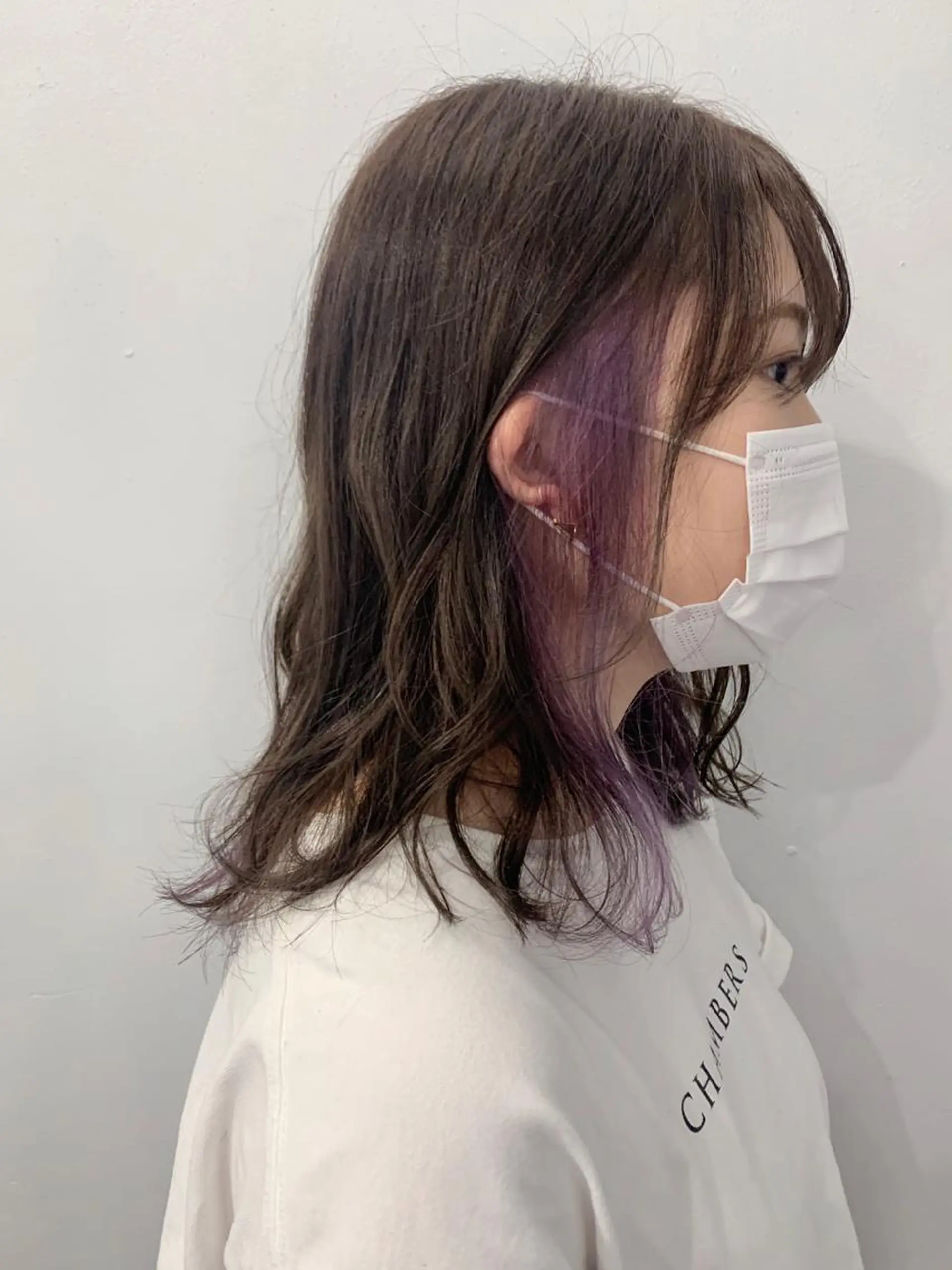 ミディアム パープルカラー 舘谷 愛莉のヘアスタイル
