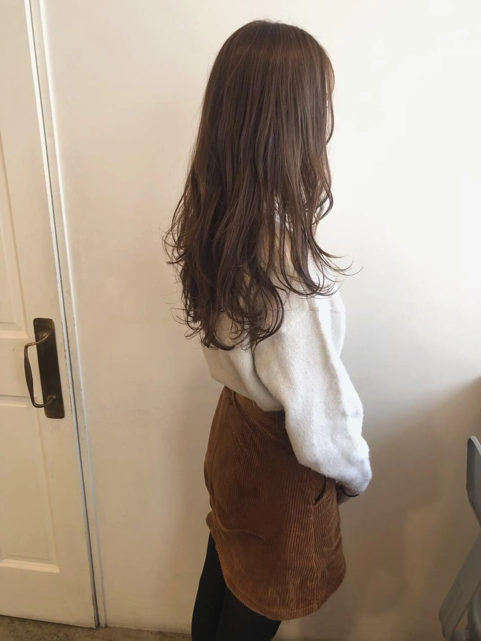 ロング カラー カット ヘアカラー トリートメント MIOベージュカラー 柔らかいカラーのヘアスタイル