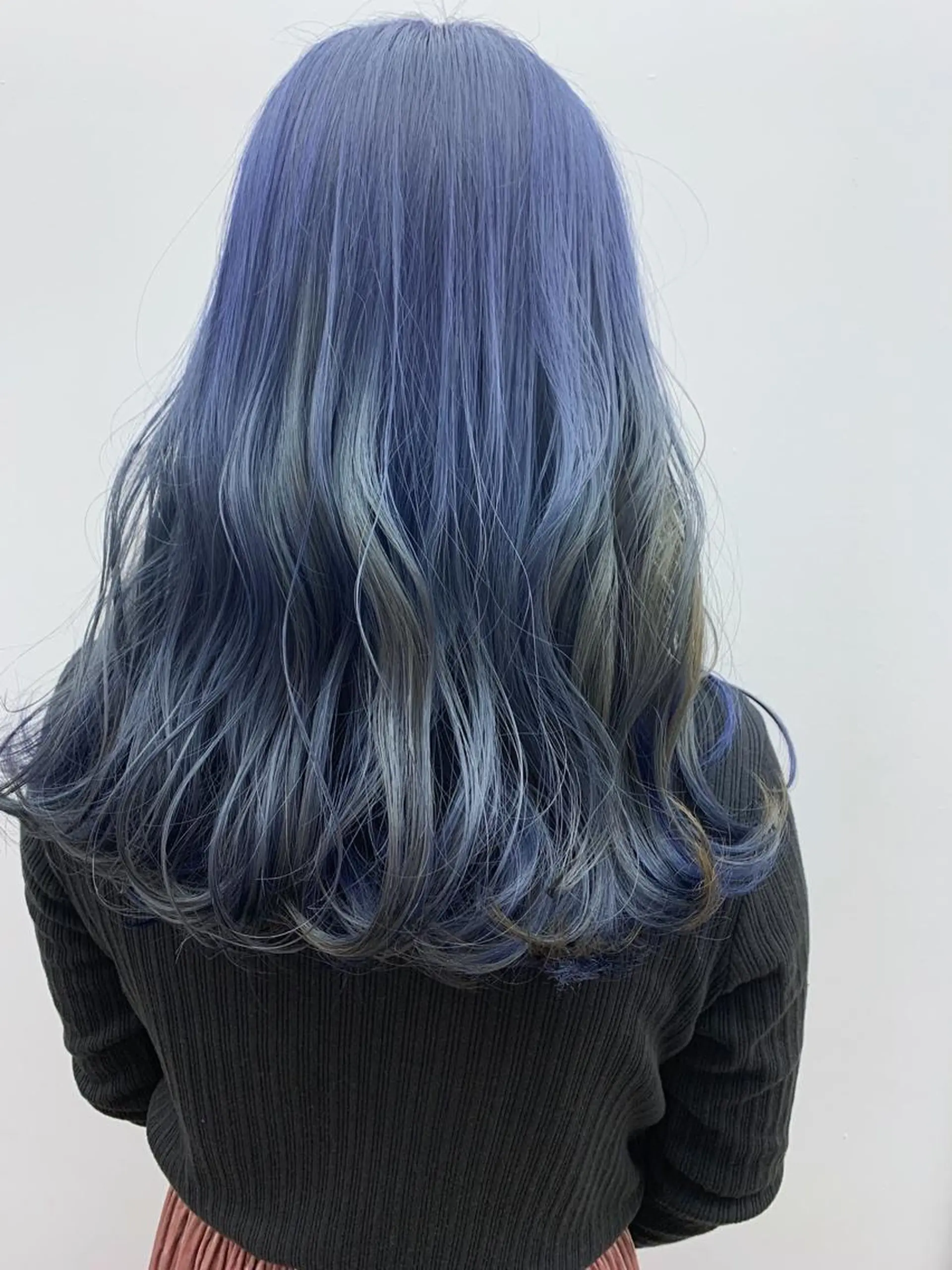 ロング カラー ヘアアレンジ アディクシーカラー ブルーカラー ブルージュ ハイトーンカラー ロング N° uairo 川崎店【ユアイロ】のヘアスタイル