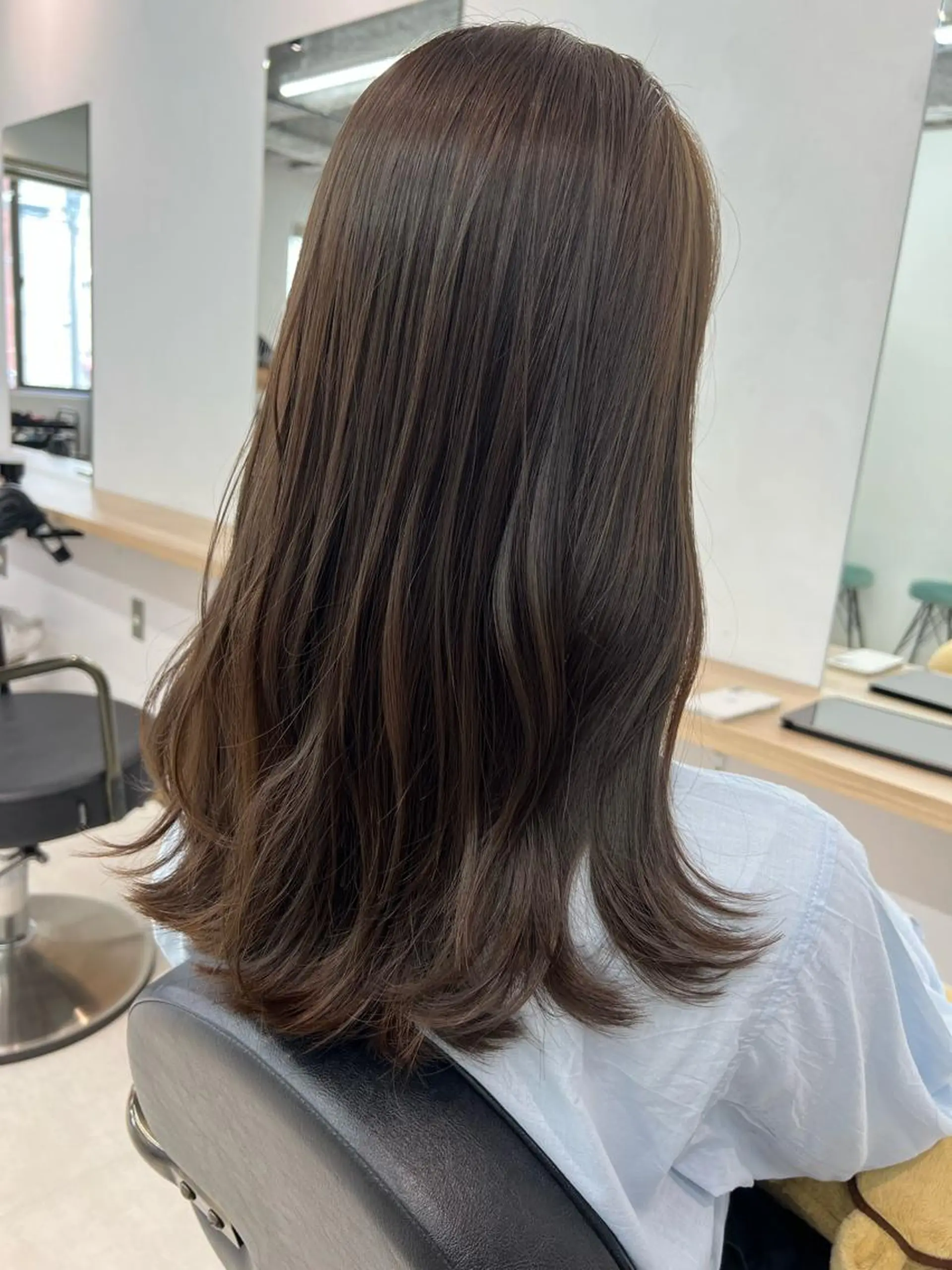 ロング カラー lar 立川南口所属・砂岡 里奈のヘアスタイル