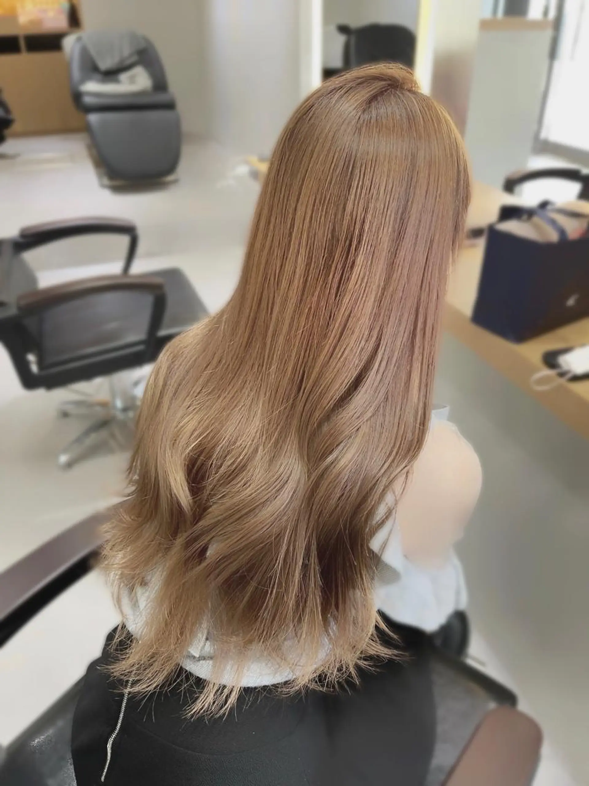 ロング カラー ブリーチ ケアブリーチ イヤリングカラー インナーカラー ヘアカラー トリートメント レイヤーカット/ ブリーチカラー/雅人のヘアスタイル