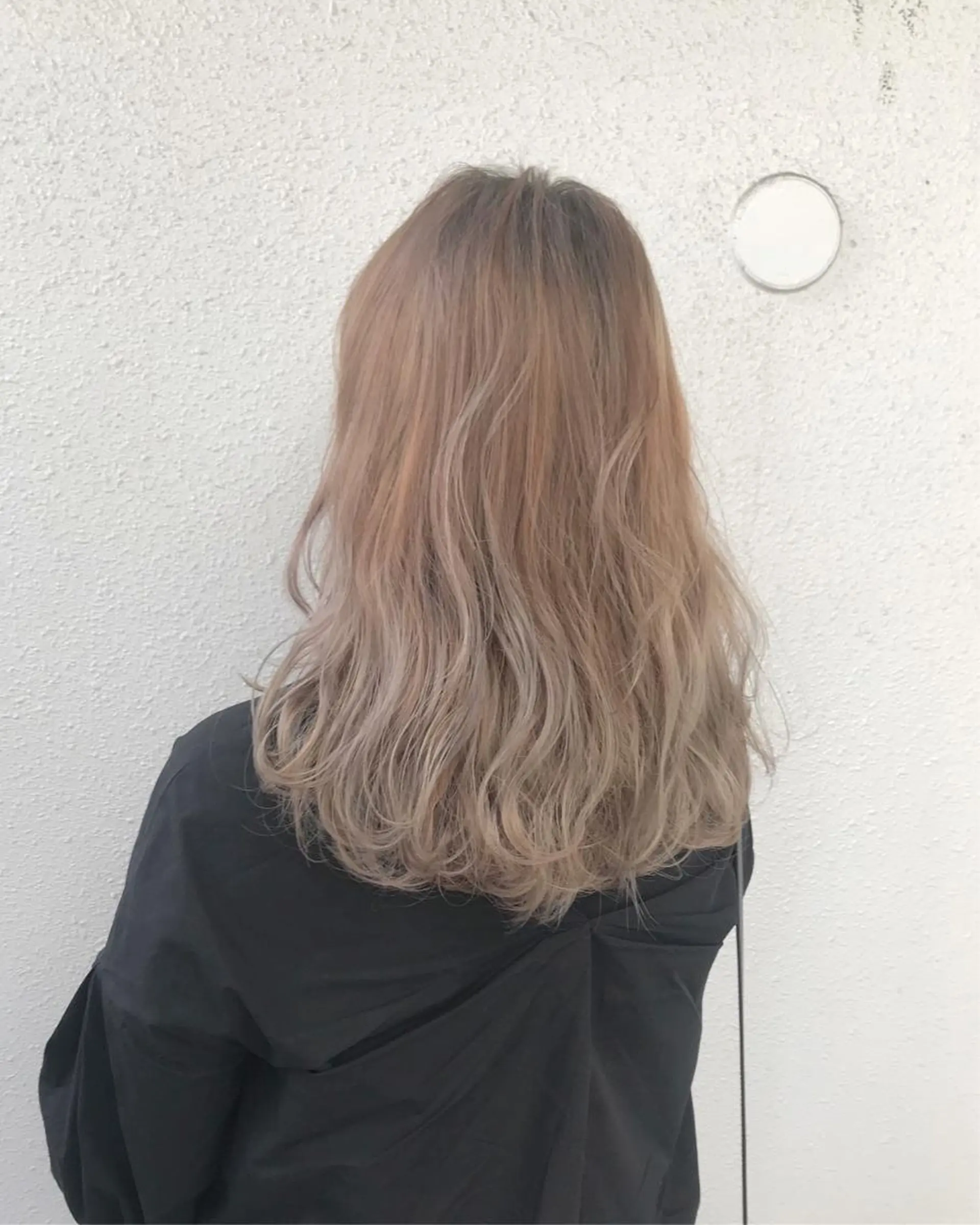 セミロング カラー ベージュカラー グラデーションカラー ハイライトカラー ハイライト インナーカラー/天神 ブリーチ/吉田のヘアスタイル