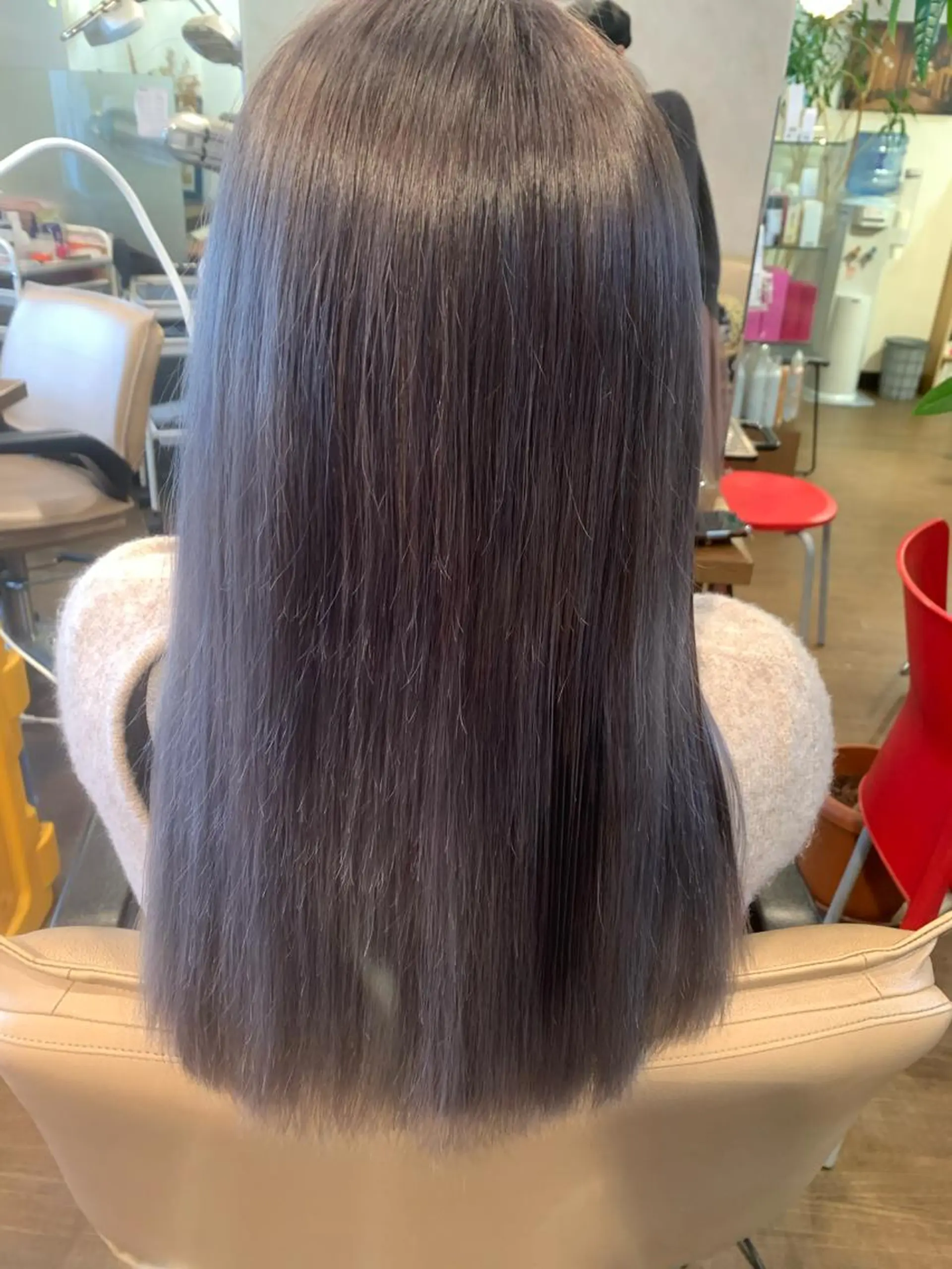 ロング カラー ヘアカラー coupe ciseauxのヘアスタイル