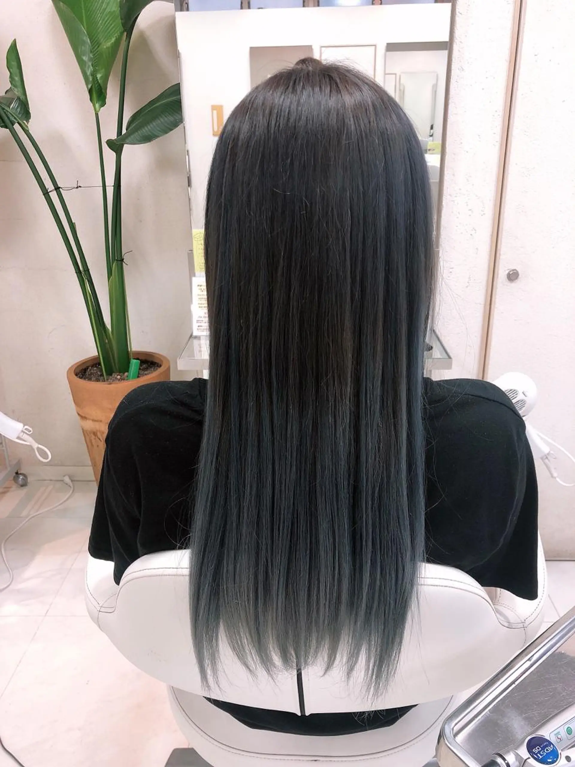 ロング ヘアカラー 阿部 美咲のヘアスタイル