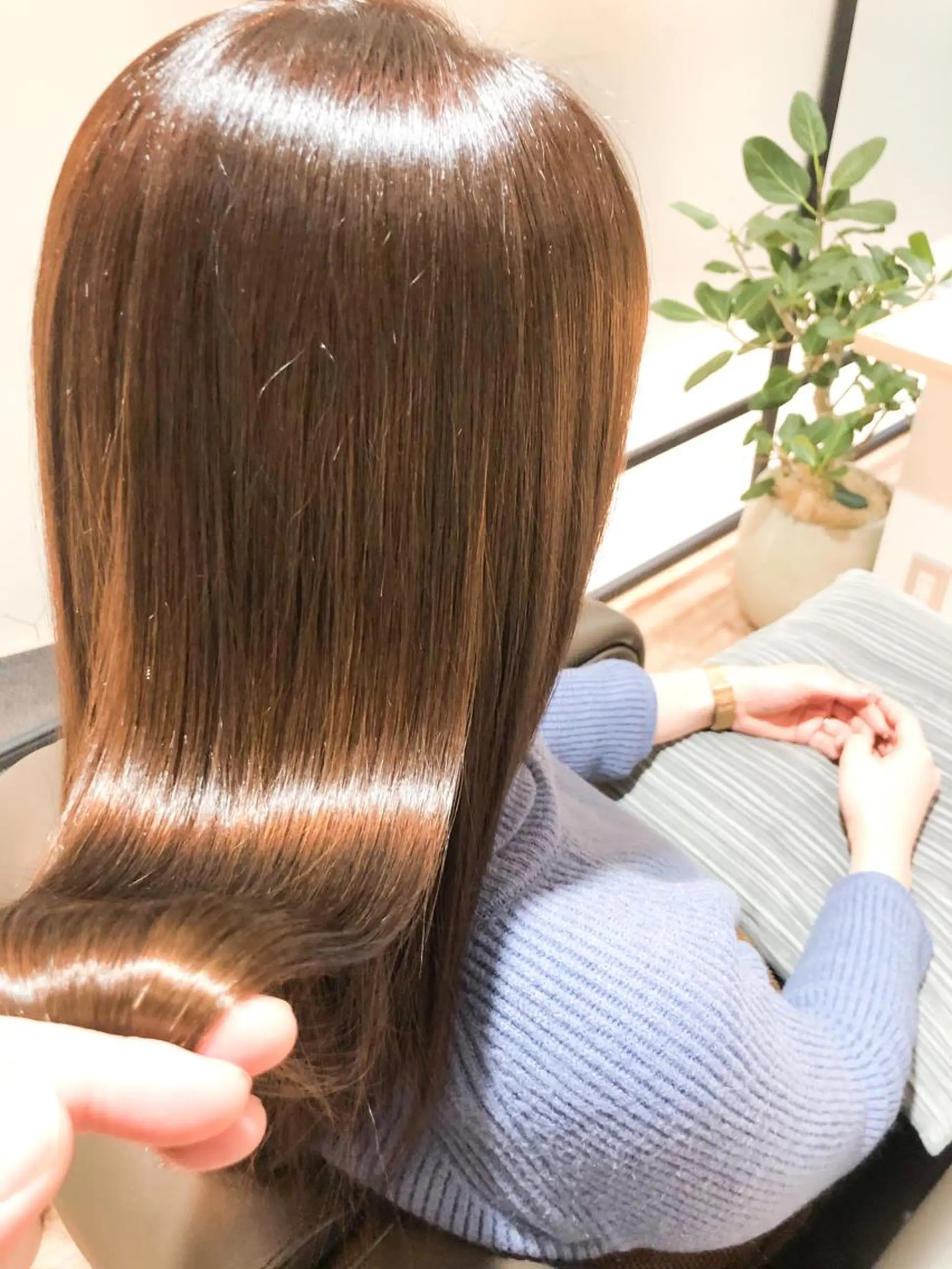 セミロング カラー 髪質改善 カット 縮毛矯正 トリートメント 髪質改善 suzukiのヘアスタイル