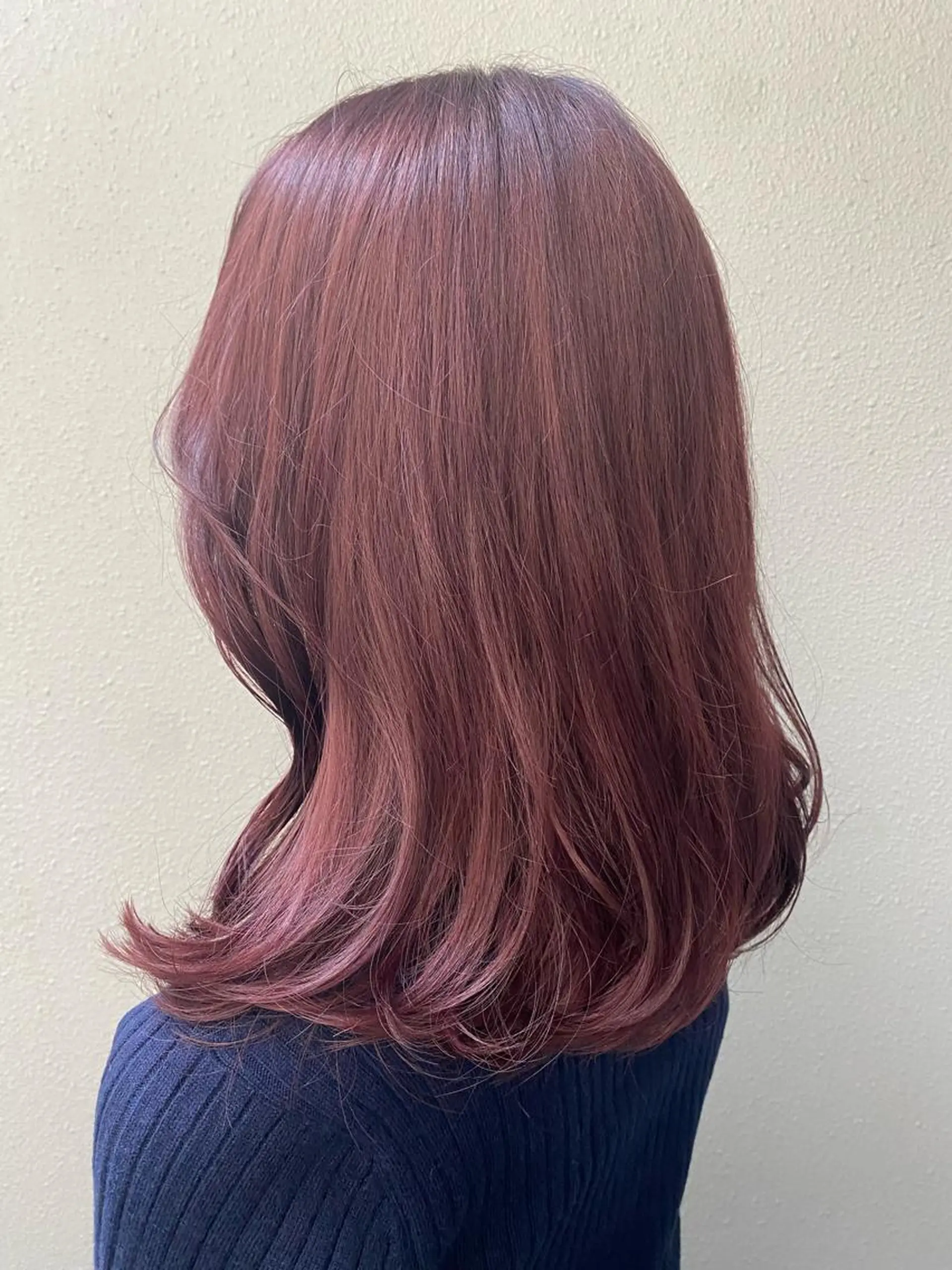 カラー ブリーチ ボルドーカラー dot .tokyo所属・中村 彩夏のヘアスタイル