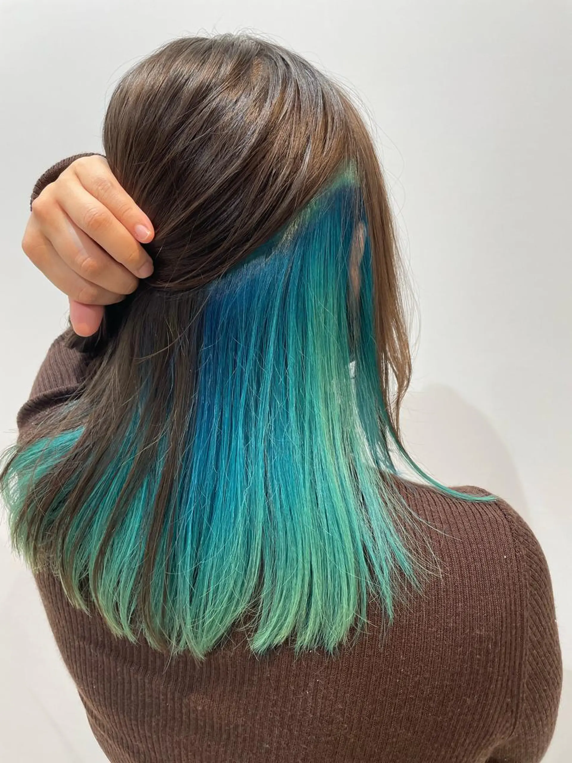 セミロング カット ヘアカラー 吉川 うららのヘアスタイル