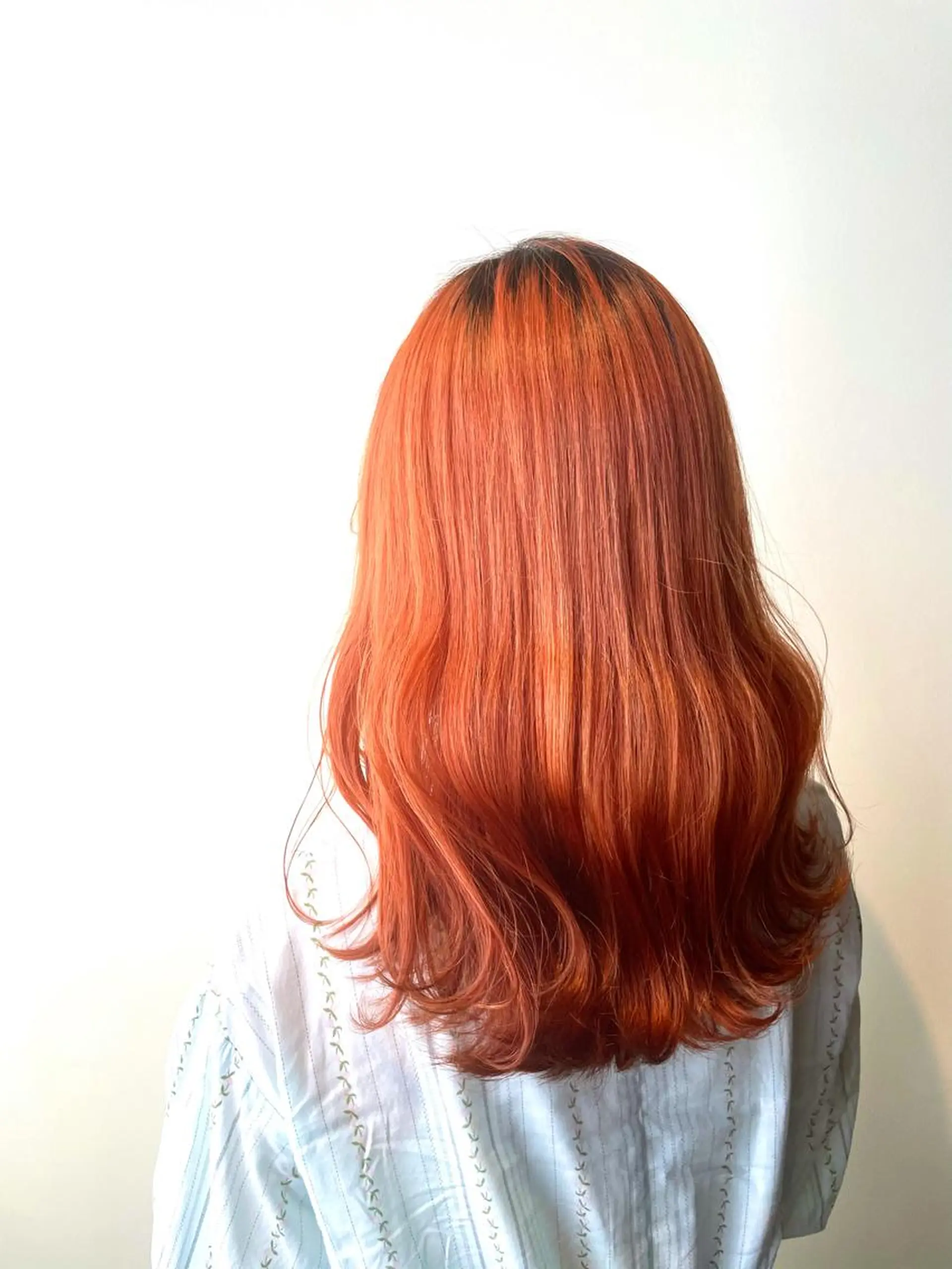 セミロング カラー オレンジ レイヤー/艶カラー 🫧守利のヘアスタイル
