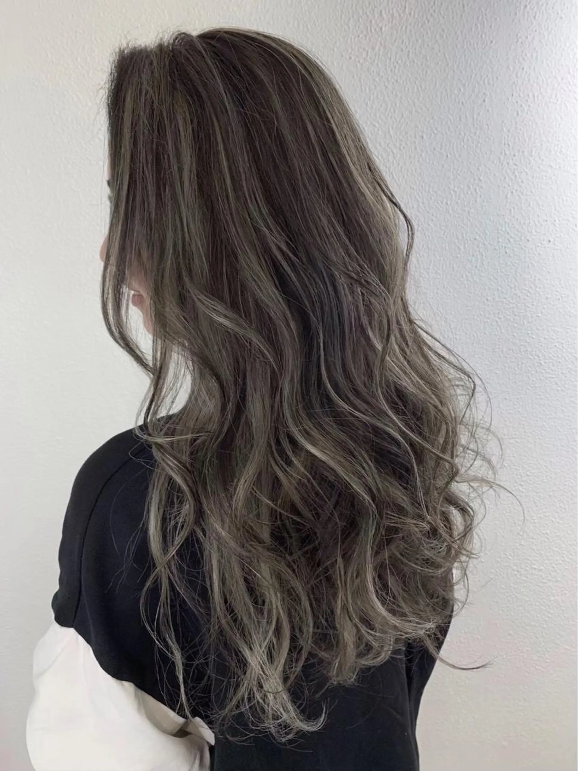 ロング カラー 透明感カラー ハイライトカラー イルミナカラー 3Dハイライト ハイライト 🎊ルービック 京橋店💛のヘアスタイル