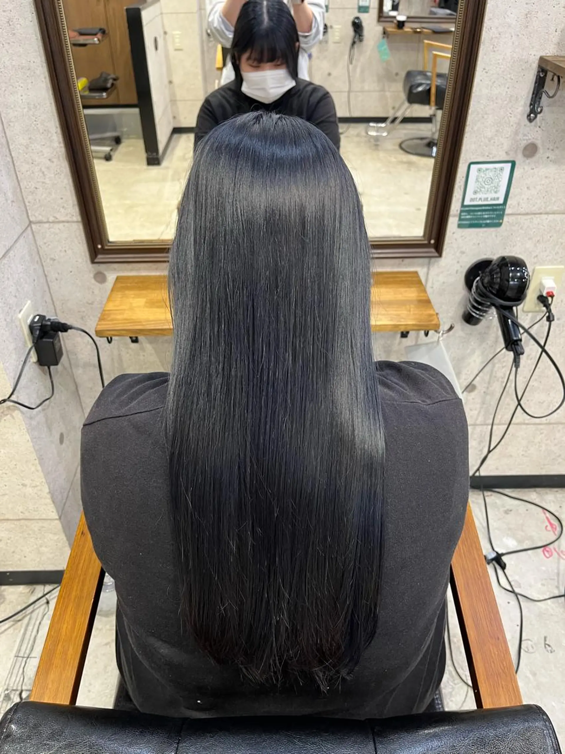 カラー 黒髪 ネイビーカラー 【透明感カラー‎✨】 中島日菜のヘアスタイル