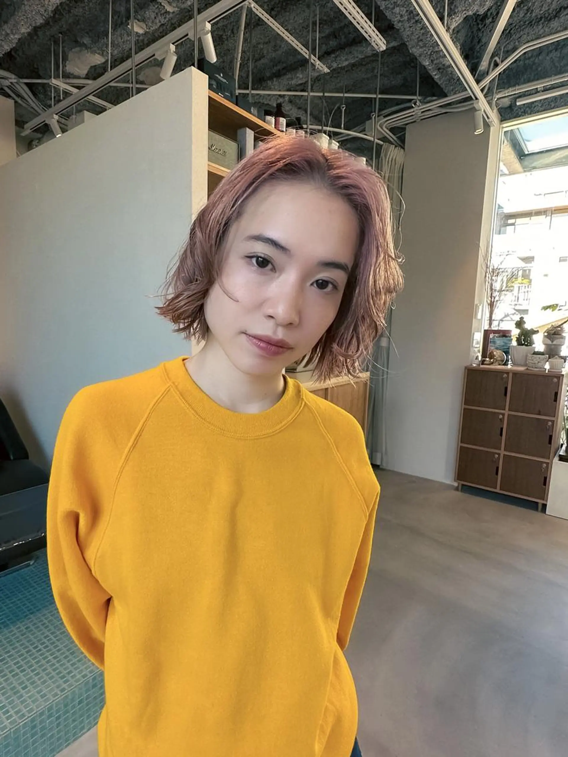 ミディアム 五屋 美咲のヘアスタイル