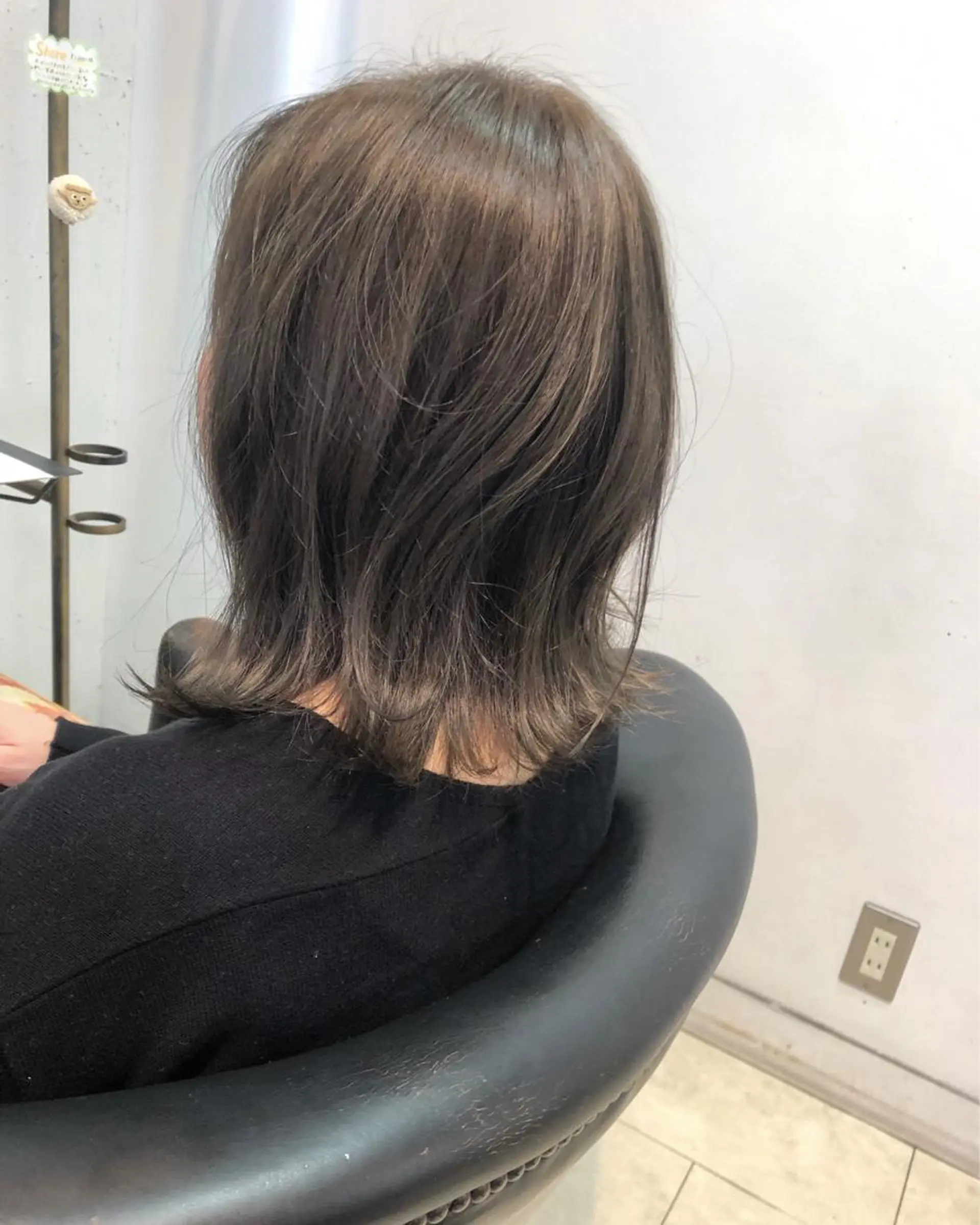 ミディアム カラー グレージュ 田中 貴大のヘアスタイル