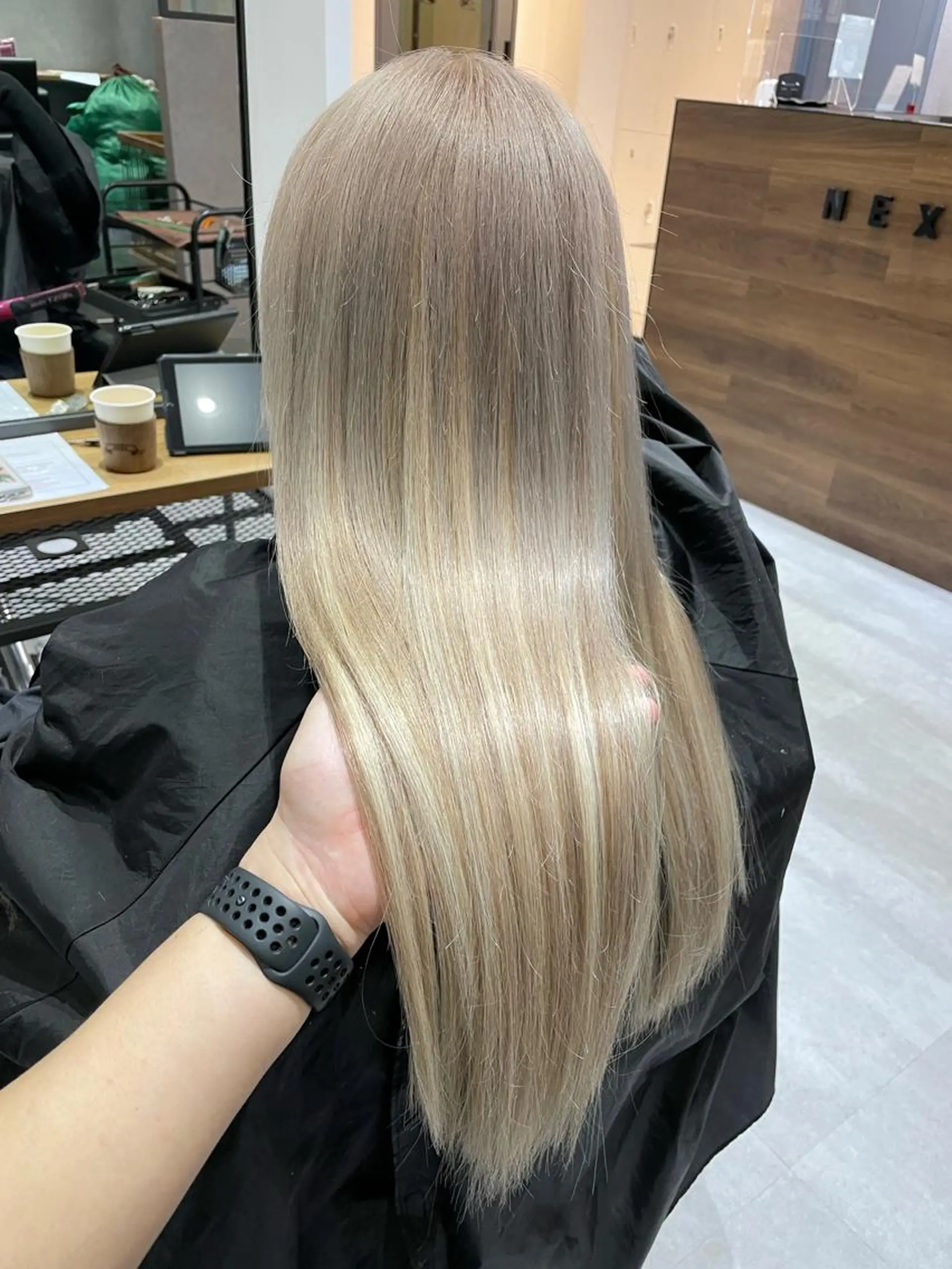 ロング カラー シールエクステ ベージュカラー ブロンド ダブルカラー ハイトーンカラー ヘアカラー トリートメント エクステ KEISUKE🐶 馴染ませ/エクステのヘアスタイル