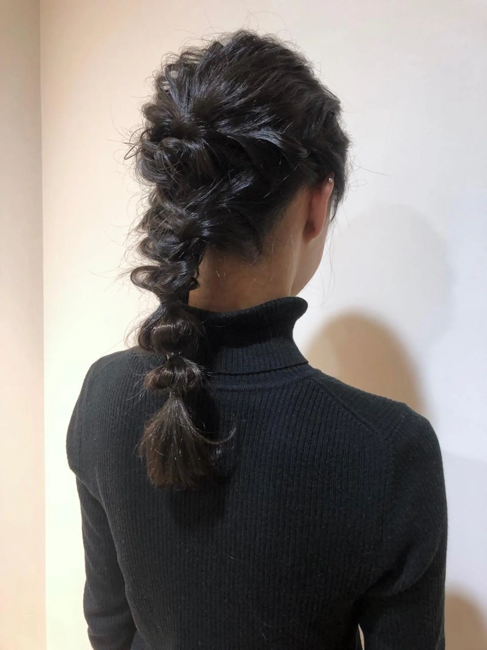 セミロング ヘアアレンジ MIOベージュカラー 柔らかいカラーのヘアスタイル