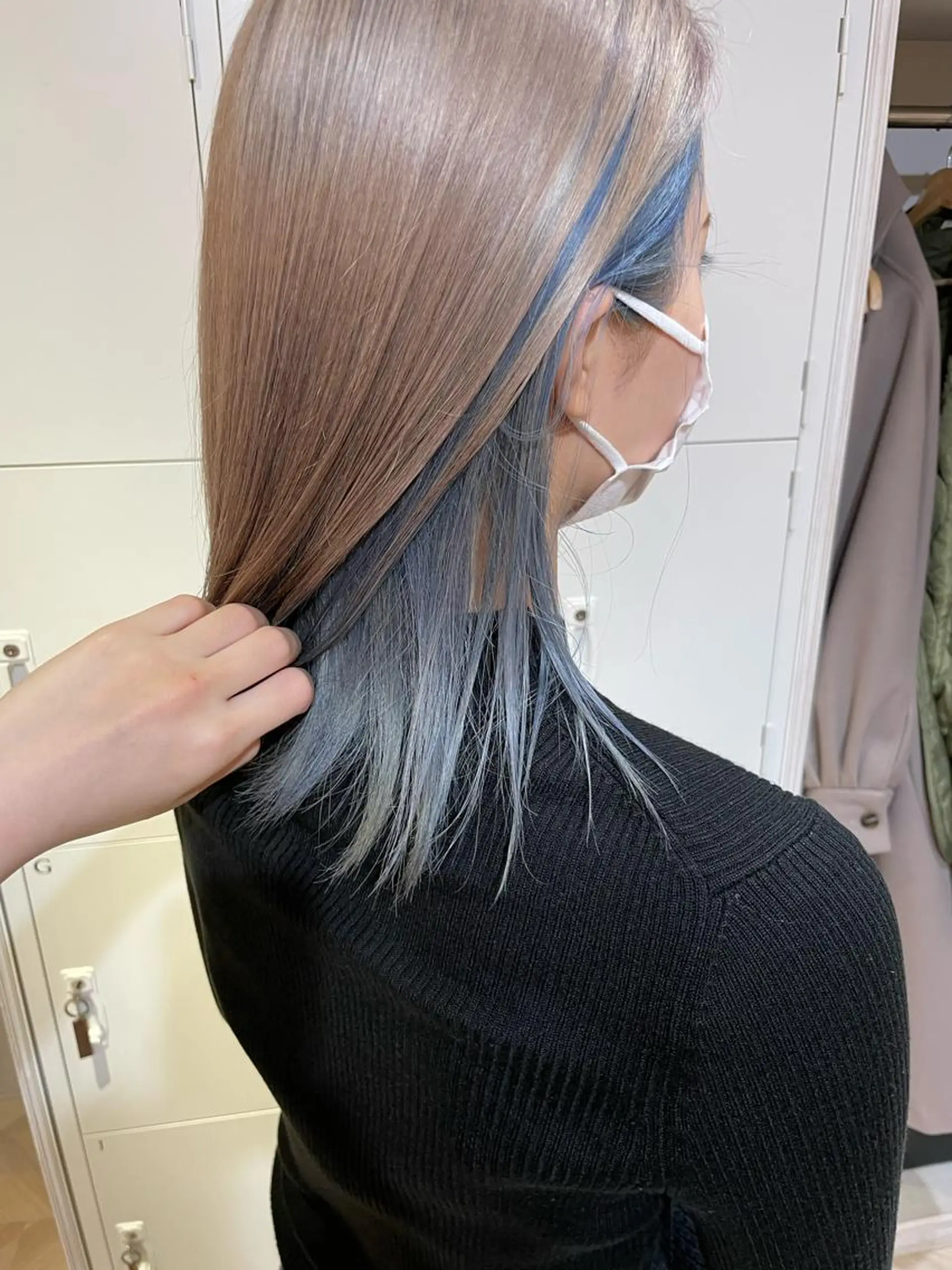 ミディアム カラー akane .のヘアスタイル