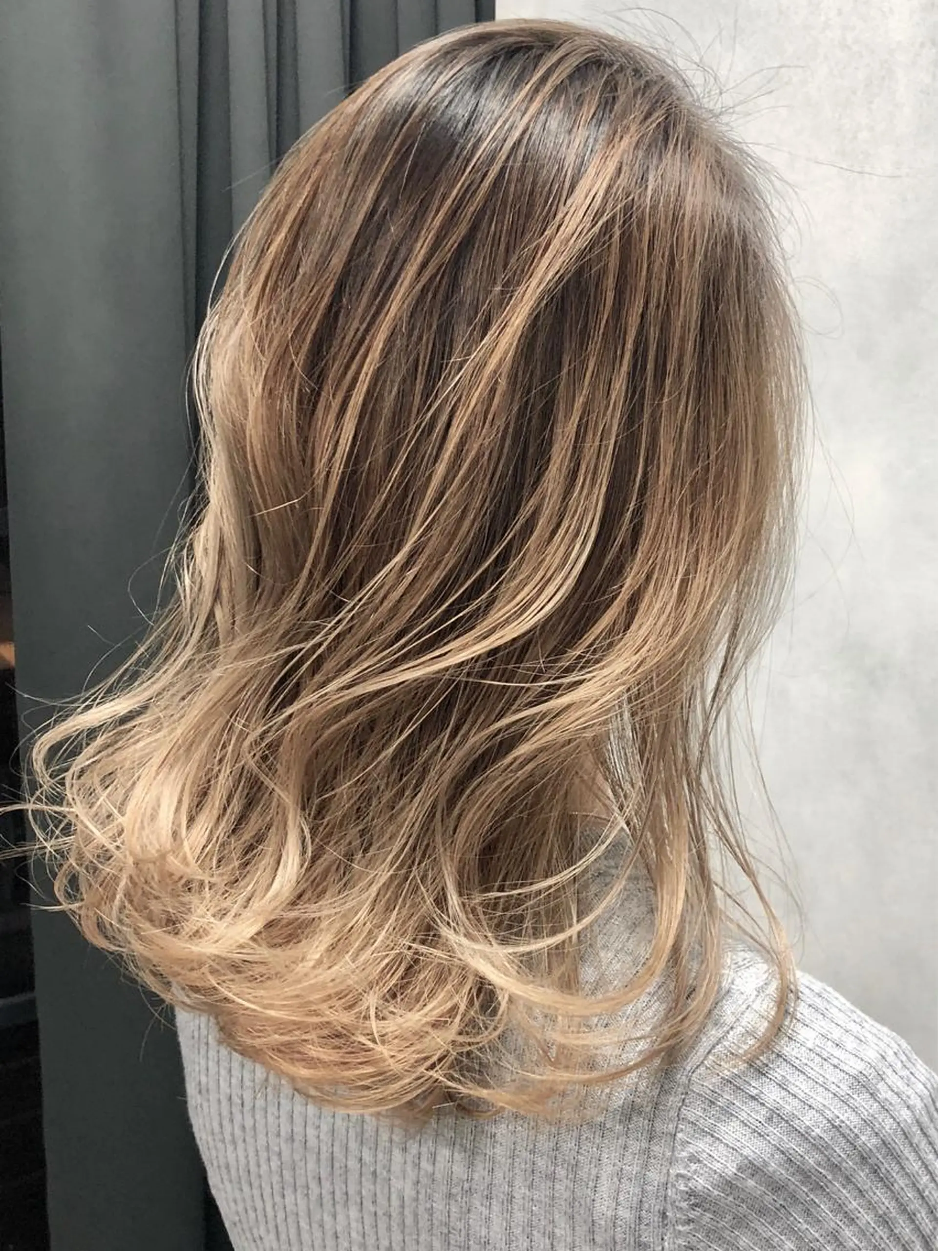 ミディアム カラー バレイヤージュ ブリーチ ケアブリーチ ダブルカラー ハイライトカラー welring hair salon所属・welring hair salonのヘアスタイル