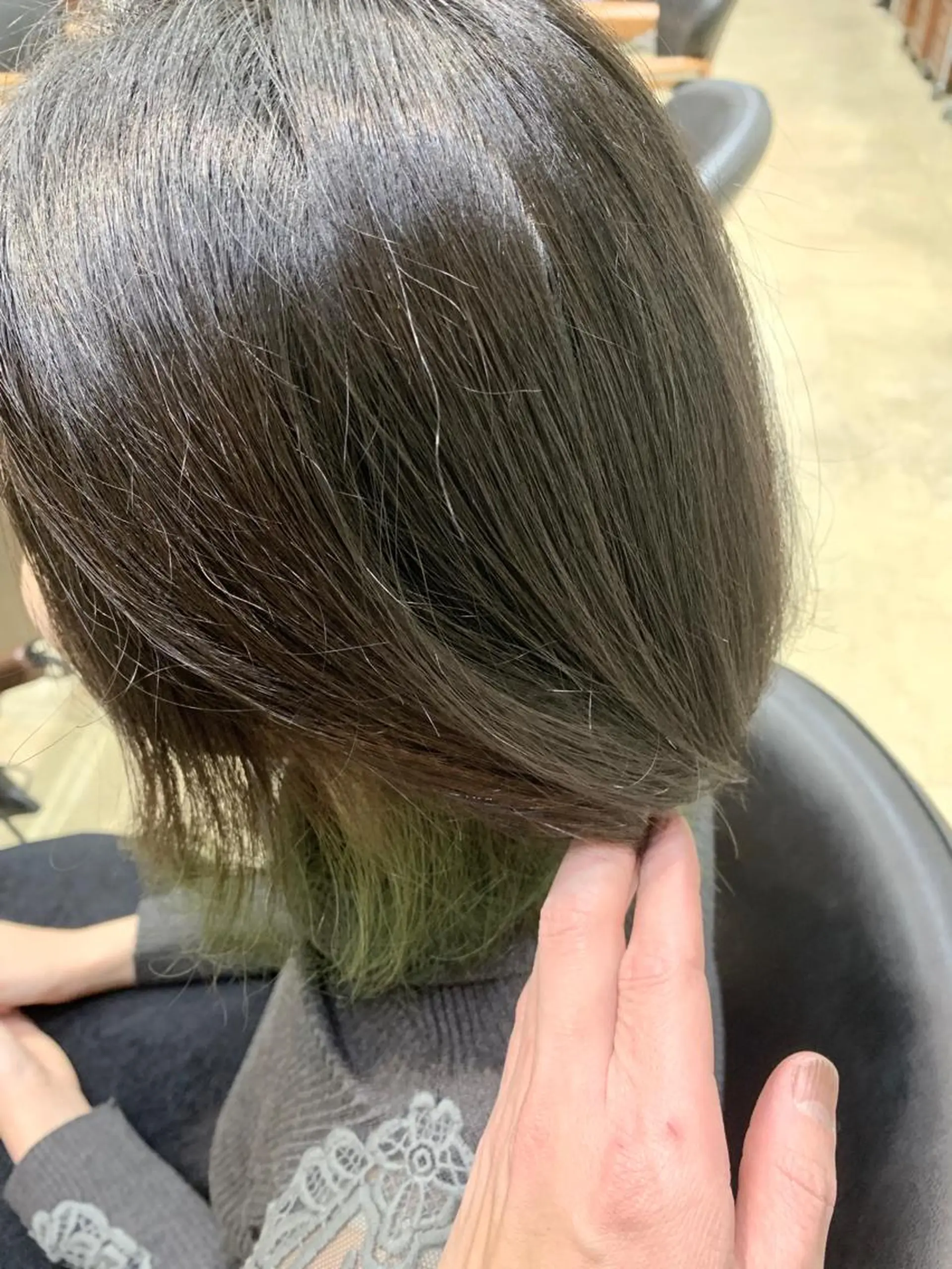 ミディアム 石沢 知康のヘアスタイル