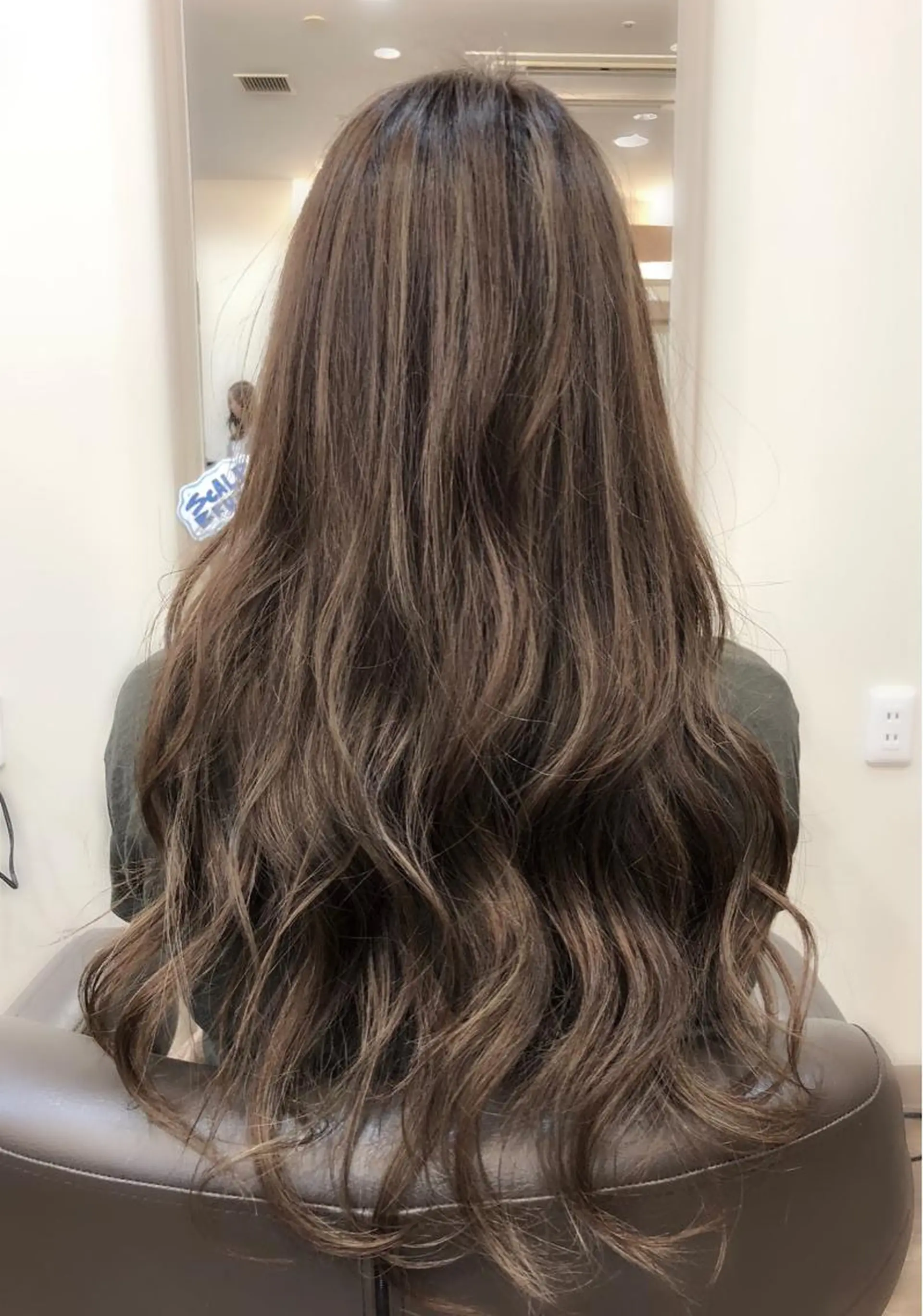 セミロング カラー ハイライトカラー ハイライト ヘアカラー 尚平 40代からの 髪質改善専門のその他イメージ