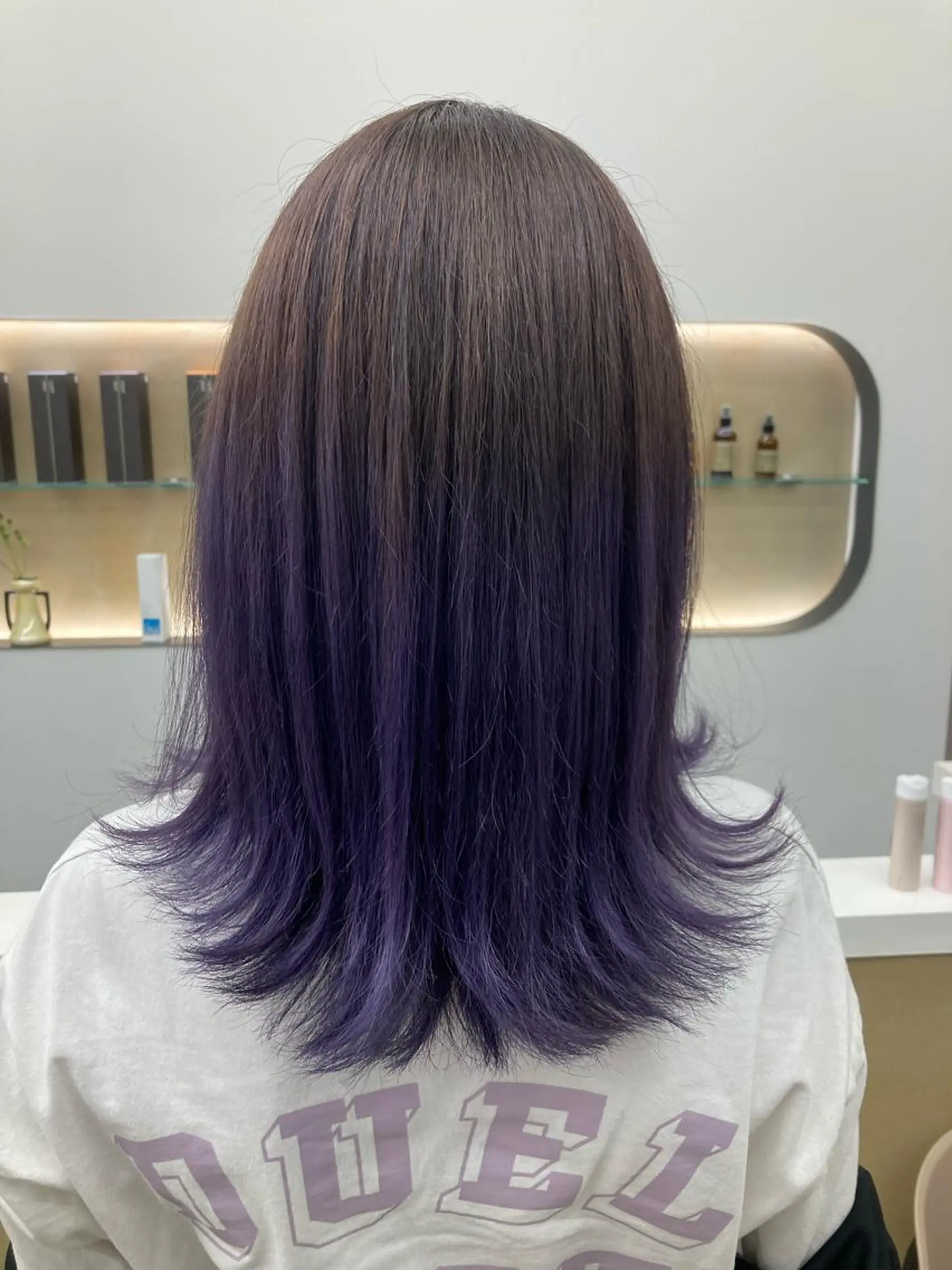 ミディアム パープルカラー mement所属・細 ほたるのヘアスタイル