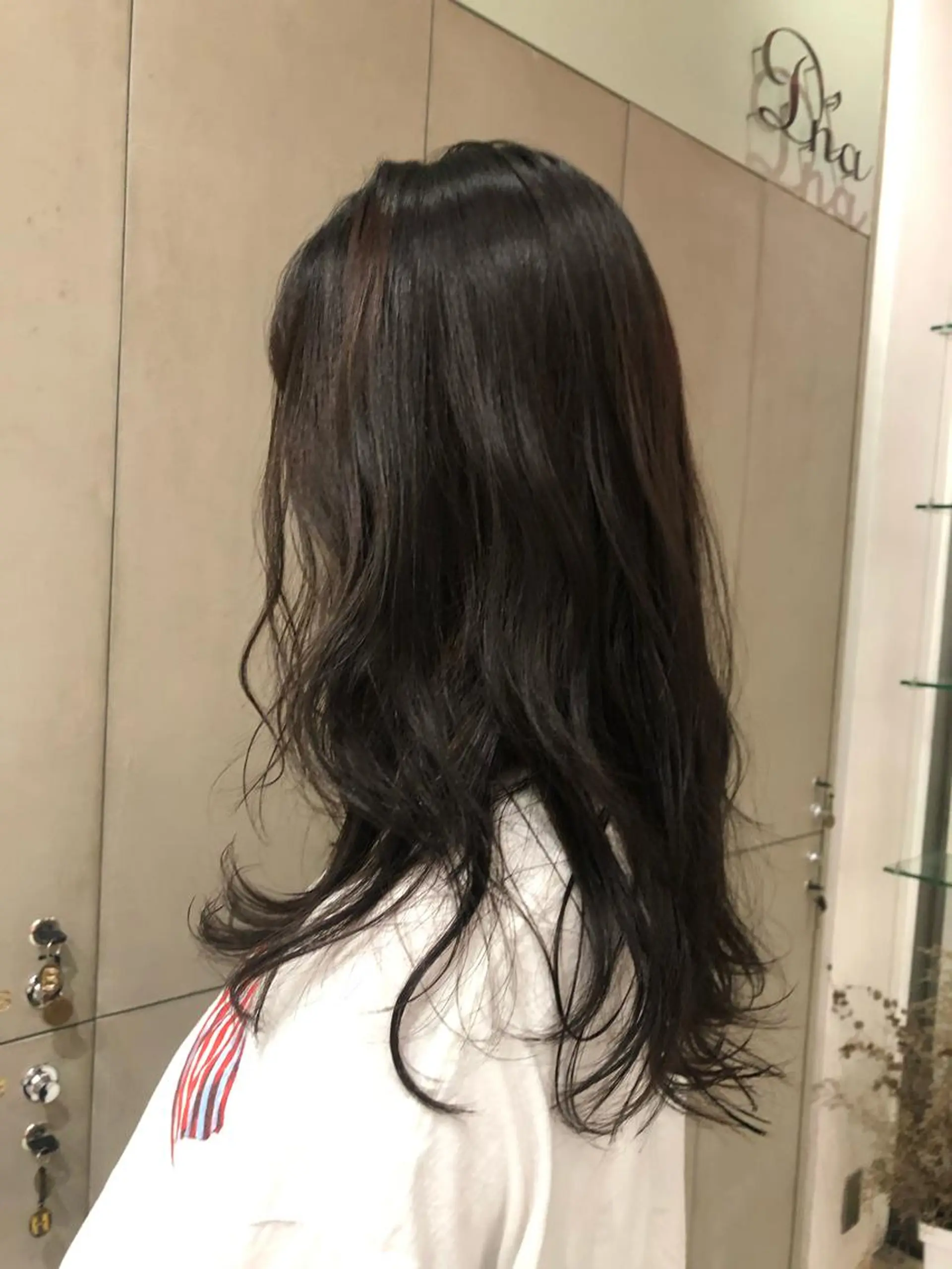 セミロング カラー 古屋 花織のヘアスタイル