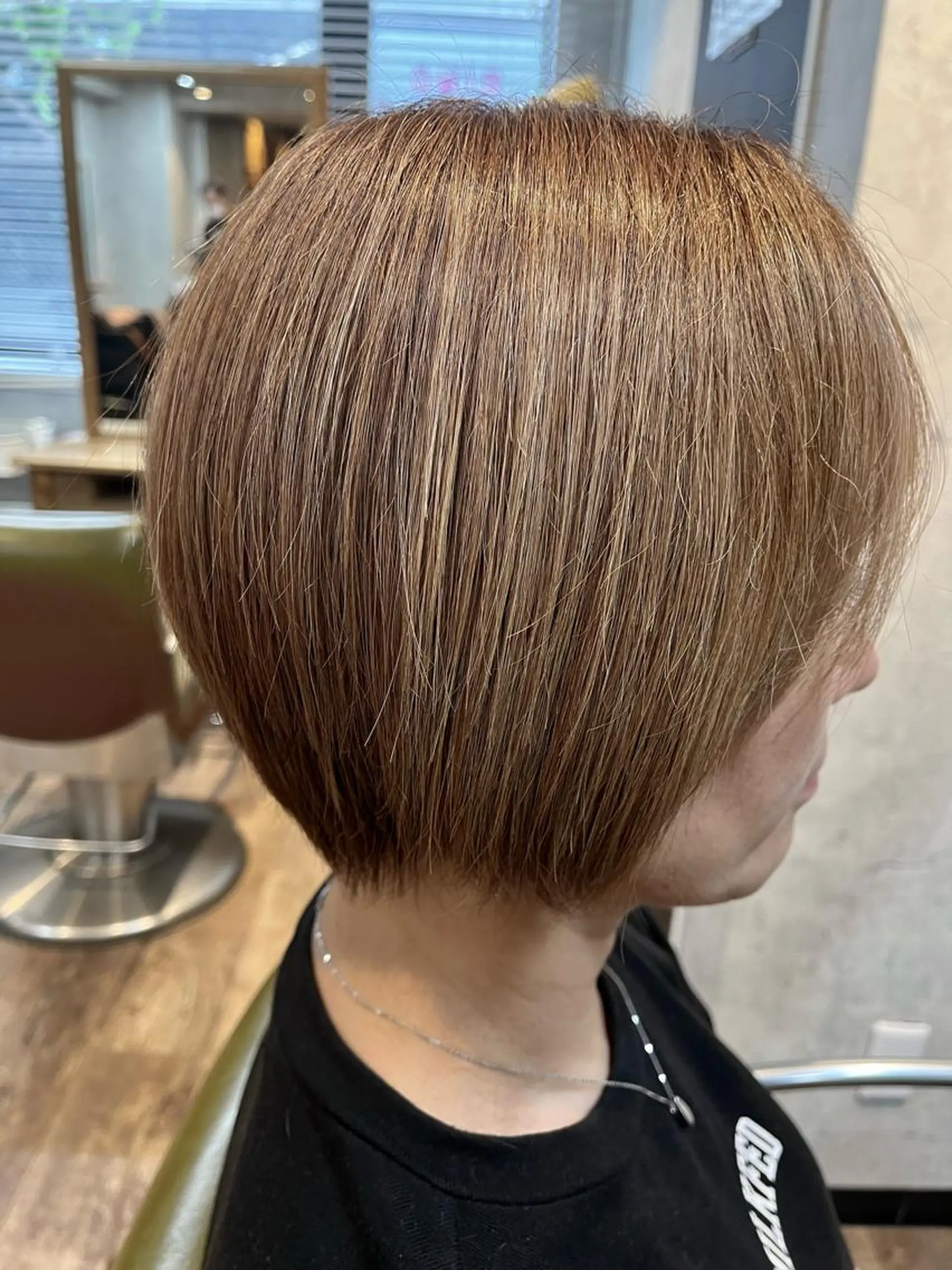 ショート カラー ショートボブ ベージュカラー ミルクティーベージュ ボブ ショートヘア カット ヘアカラー replica上大岡所属・松井 敬太郎のヘアスタイル