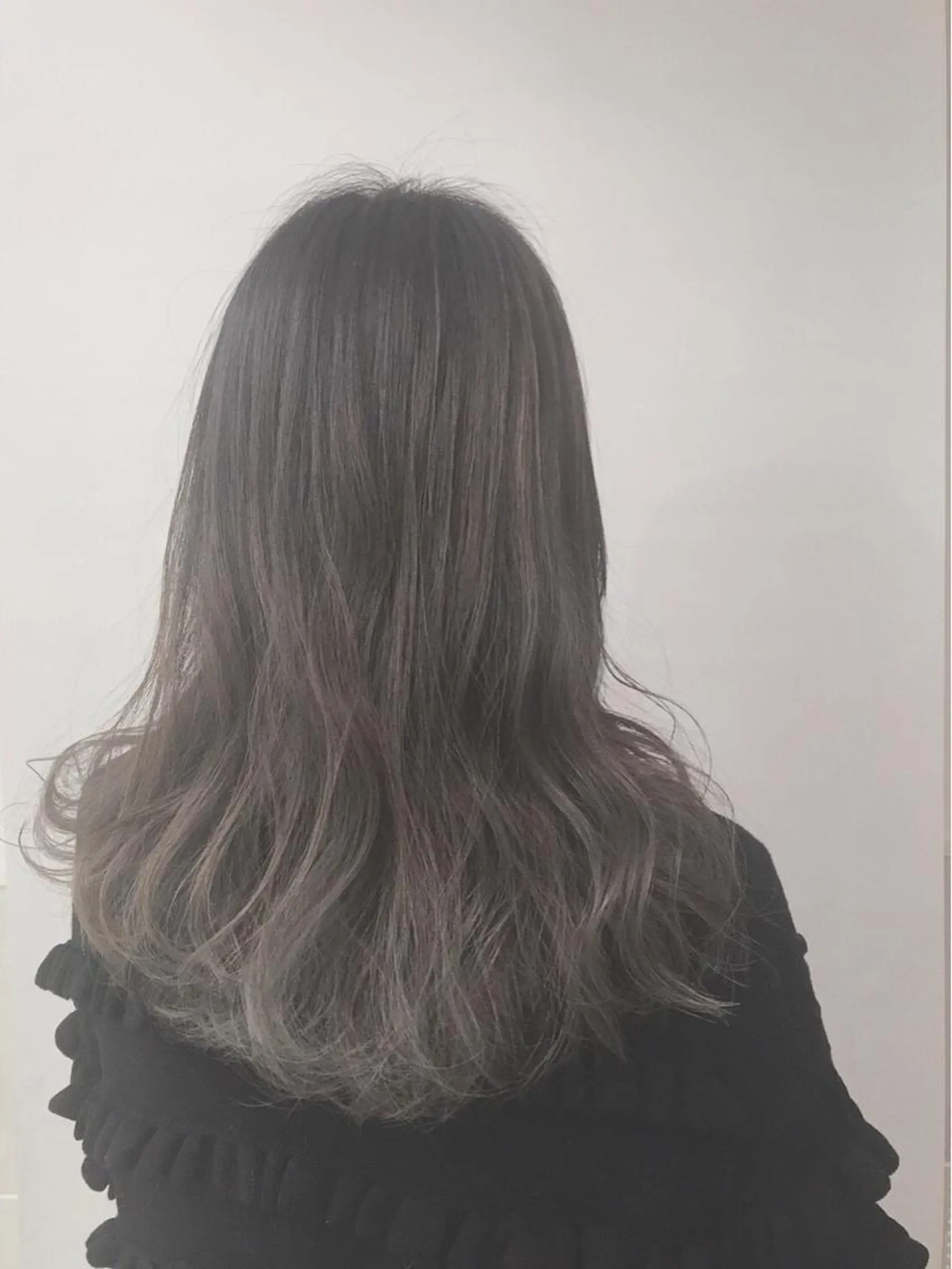 セミロング カラー ぱつっとボブ/ 小野あかねのヘアスタイル