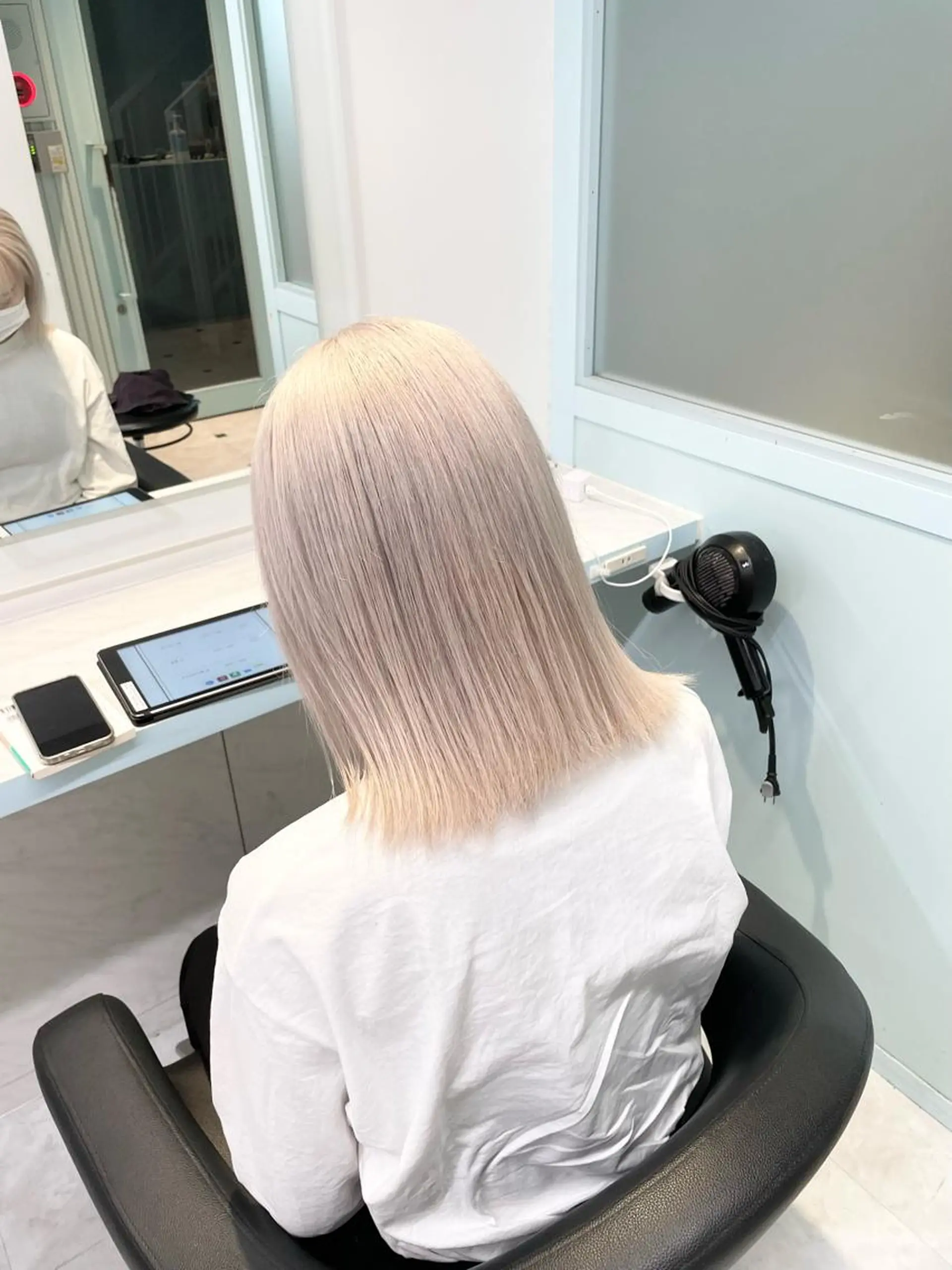 ミディアム 🩵ハイトーン 美咲🩵のヘアスタイル