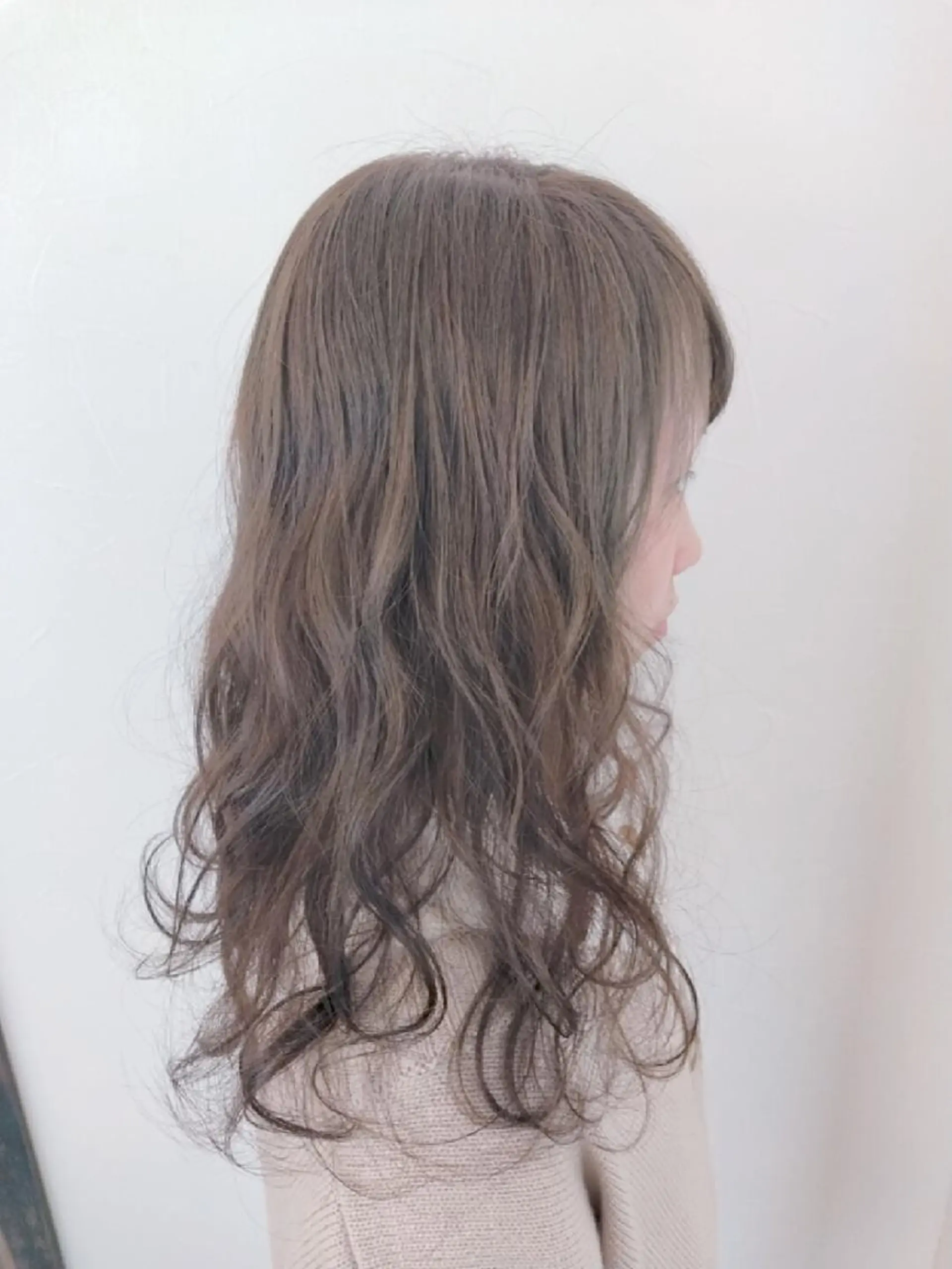 セミロング カラー アディクシーカラー アッシュ バレイヤージュ ブリーチ ブルーカラー カット ヘアカラー トリートメント デザインカラー髪質 改善Lilithのその他イメージ