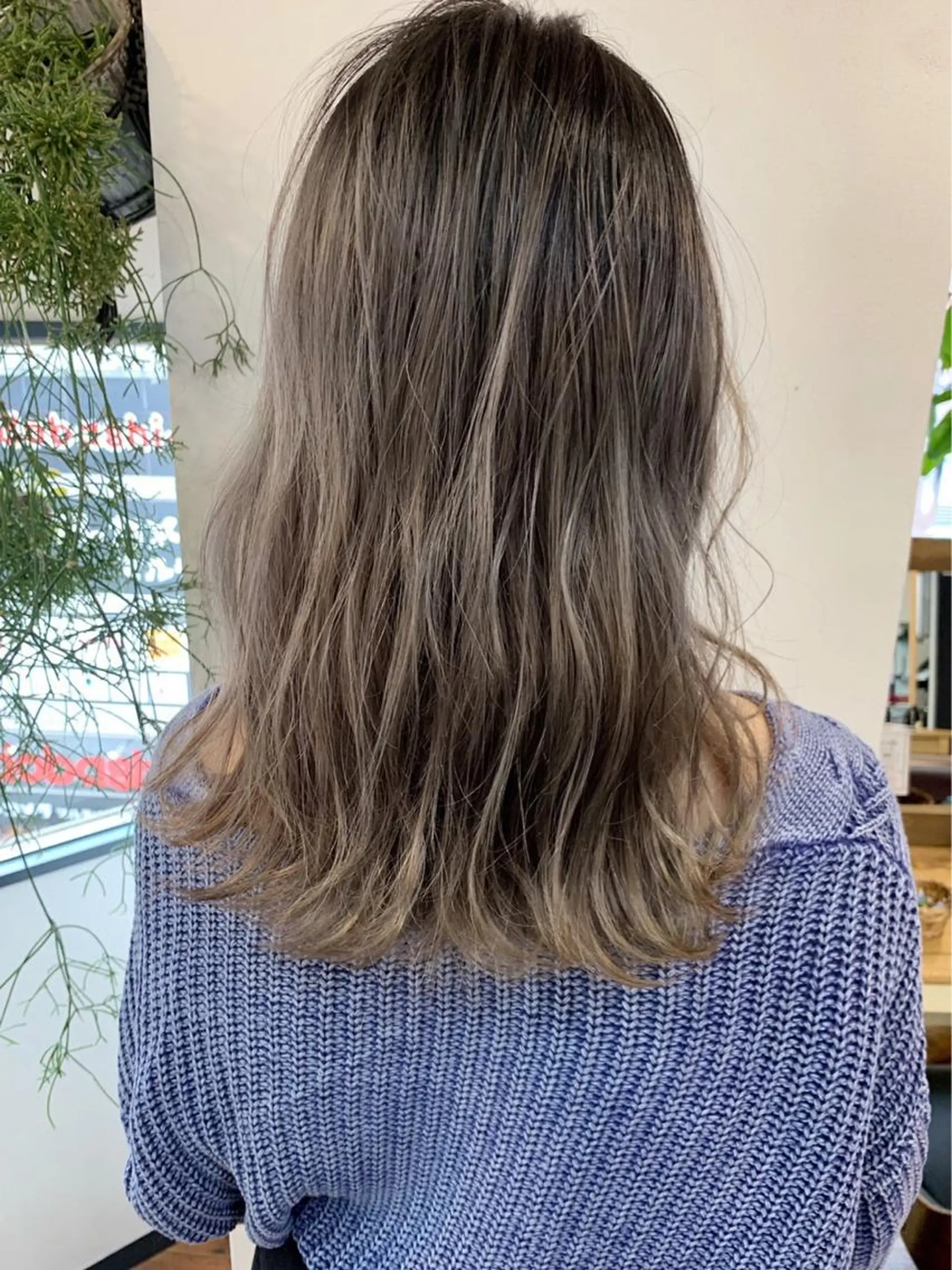 ロング カラー Zinaセントラル所属・須田 ゆかりのヘアスタイル