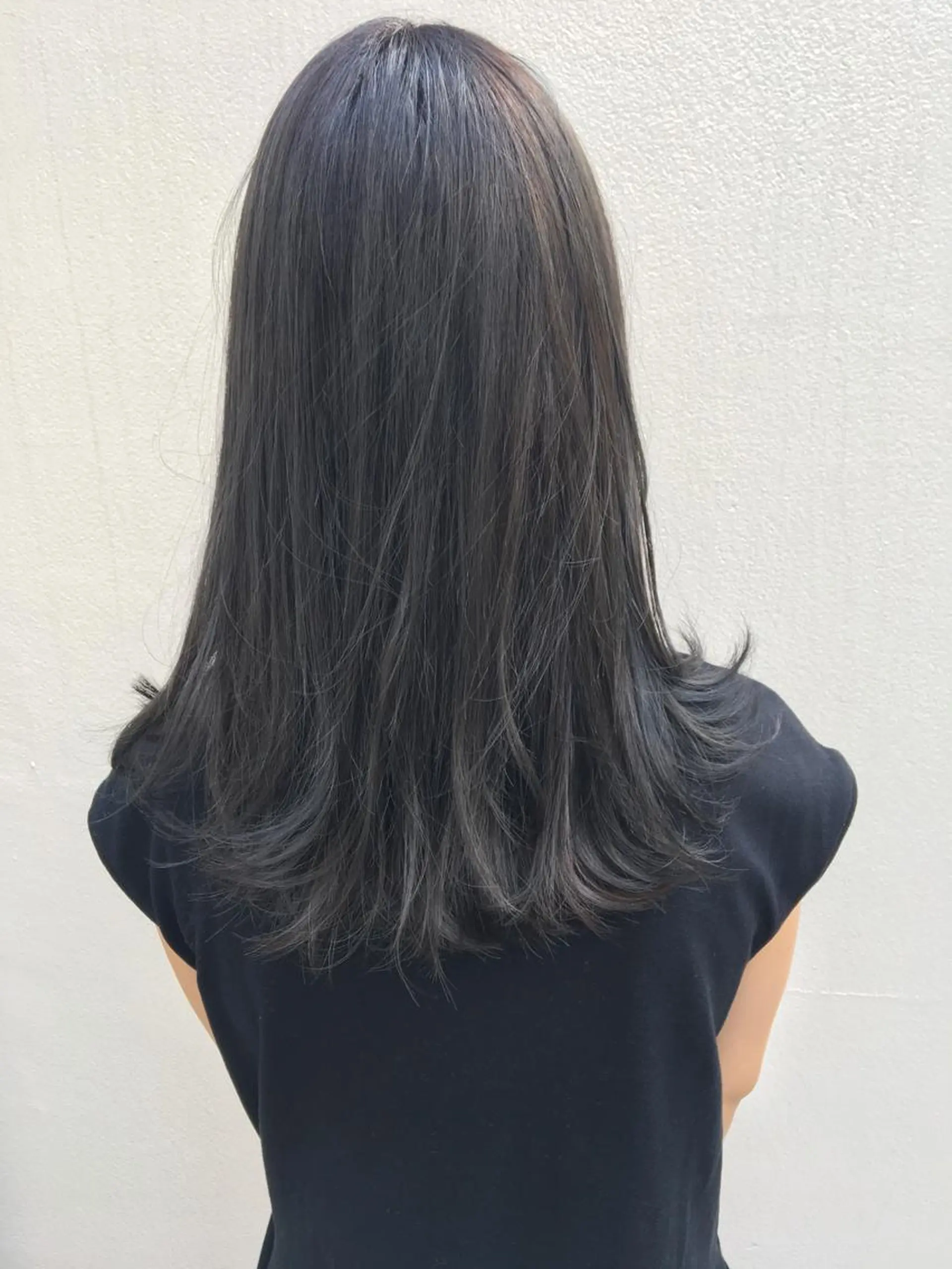 ミディアム カラー THE DAY所属・AKI HASHIMOTOのヘアスタイル