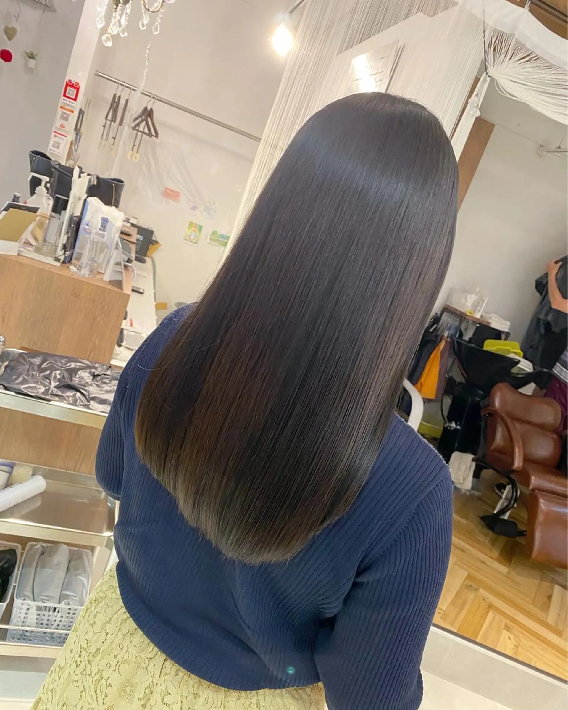 ロング カラー アッシュ アッシュブラウン ブラウンカラー 髪質改善 ロング SALOWIN 池袋Suite店所属・髪質改善特化 安東駿介のヘアスタイル