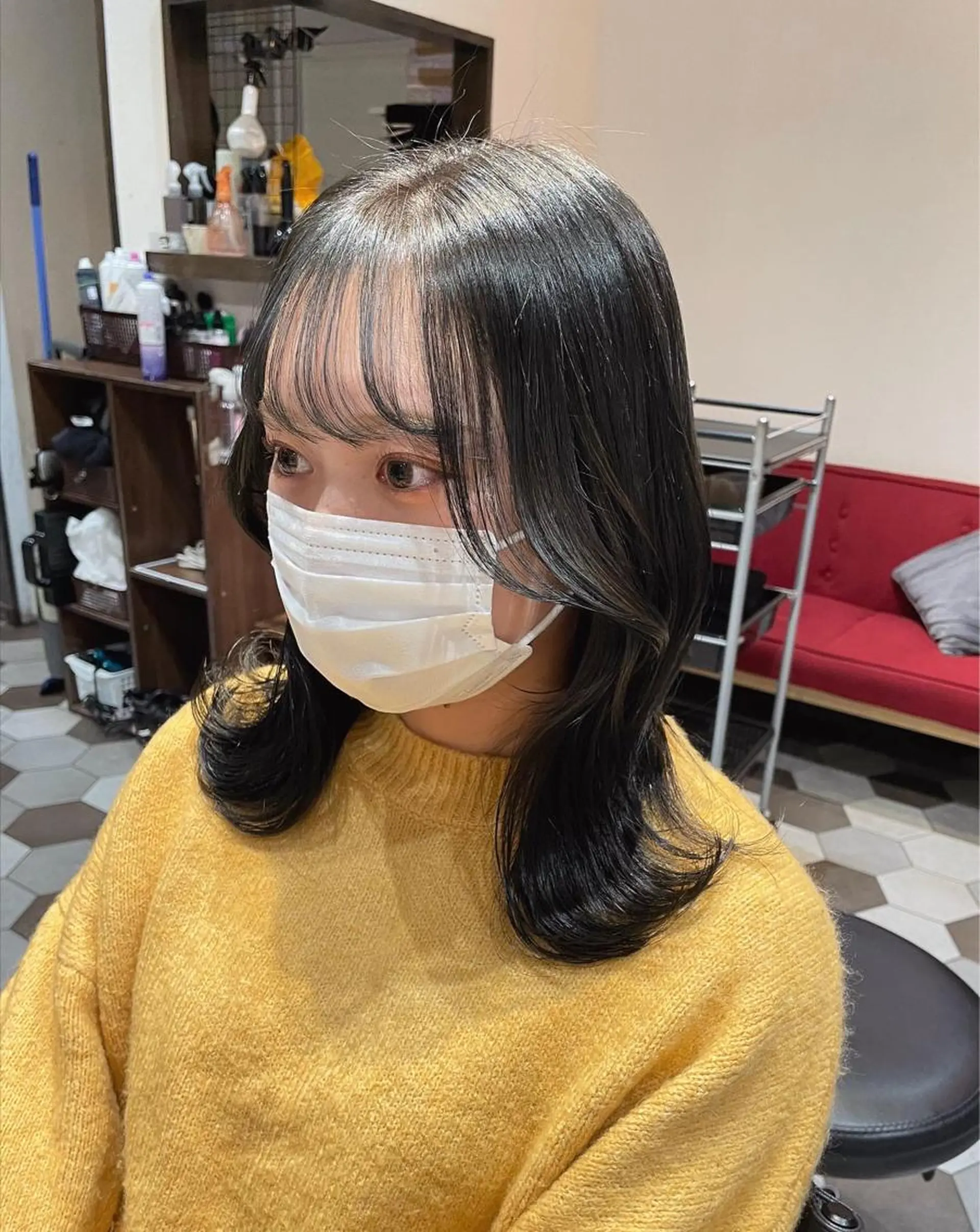 ミディアム カラー ヘアアレンジ オリーブカラー くびれヘア 髪質改善 韓国風ヘア レイヤーカット 酸性縮毛矯正🧴韓国 レイヤー/髪質改善のヘアスタイル
